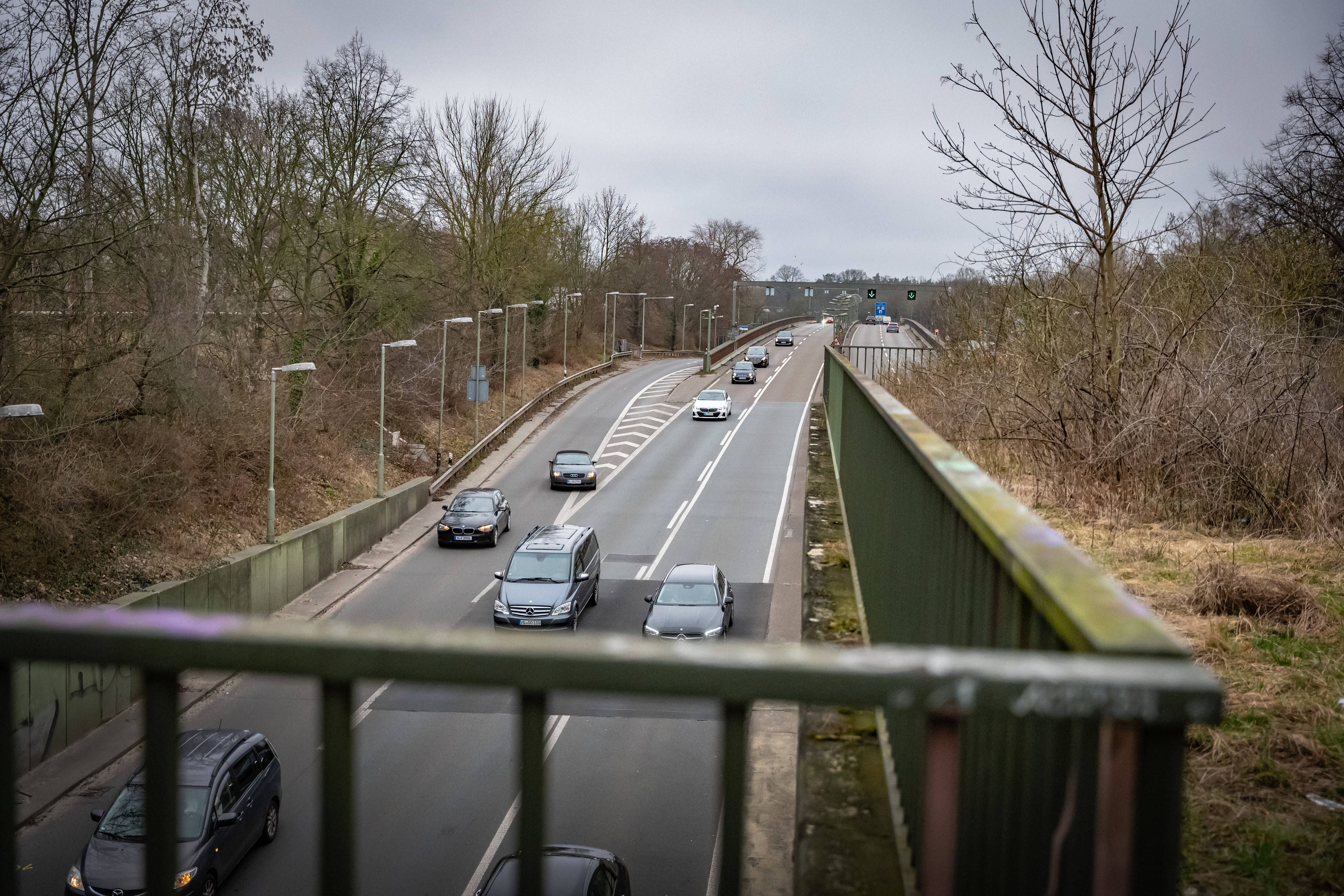 Berliner Autos mit Steinen beworfen: Vorsicht vor DIESEM Horror-Tunnel