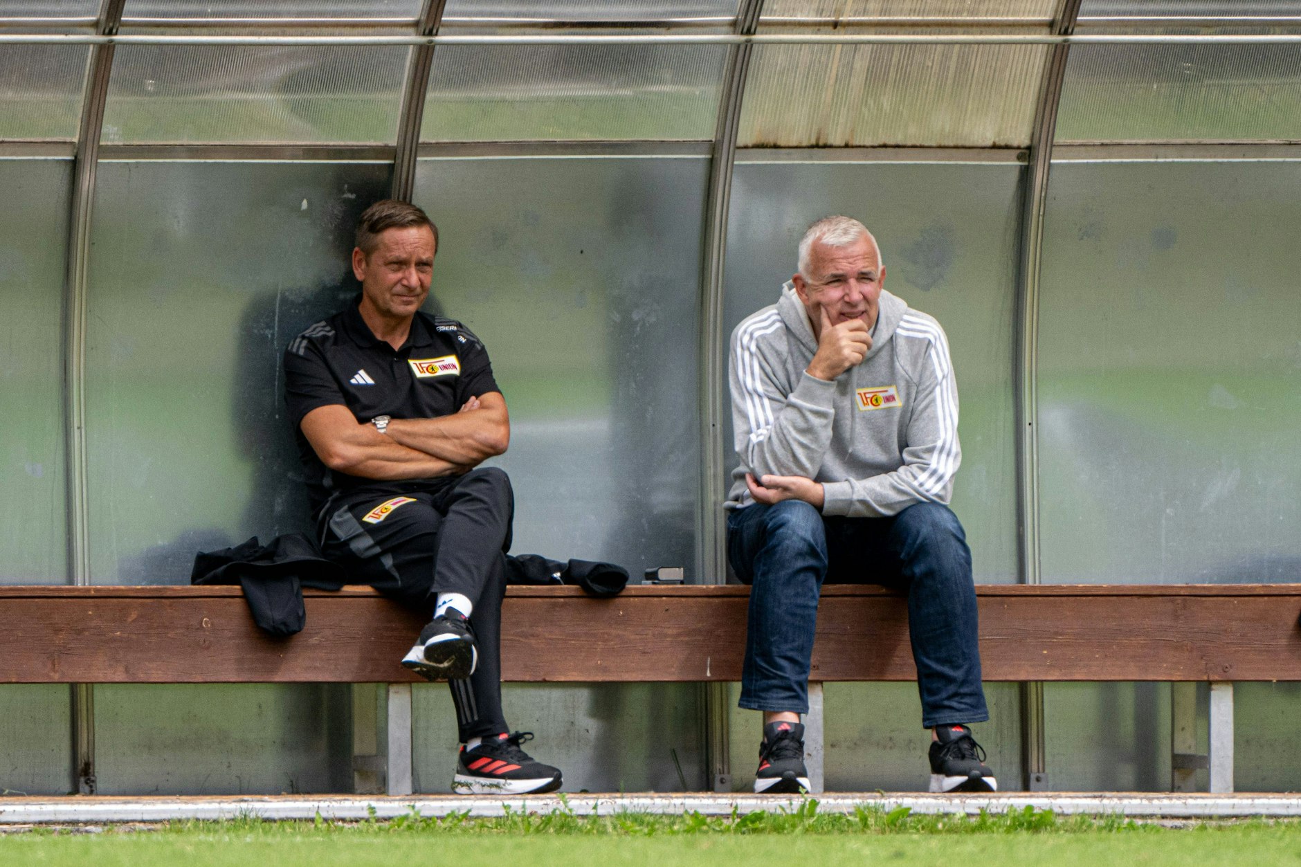 Auf den neuen Manager Horst Heldt (l., hier mit Präsident Dirk Zingler) warten beim 1. FC Union Berlin arbeitsreiche Wochen.