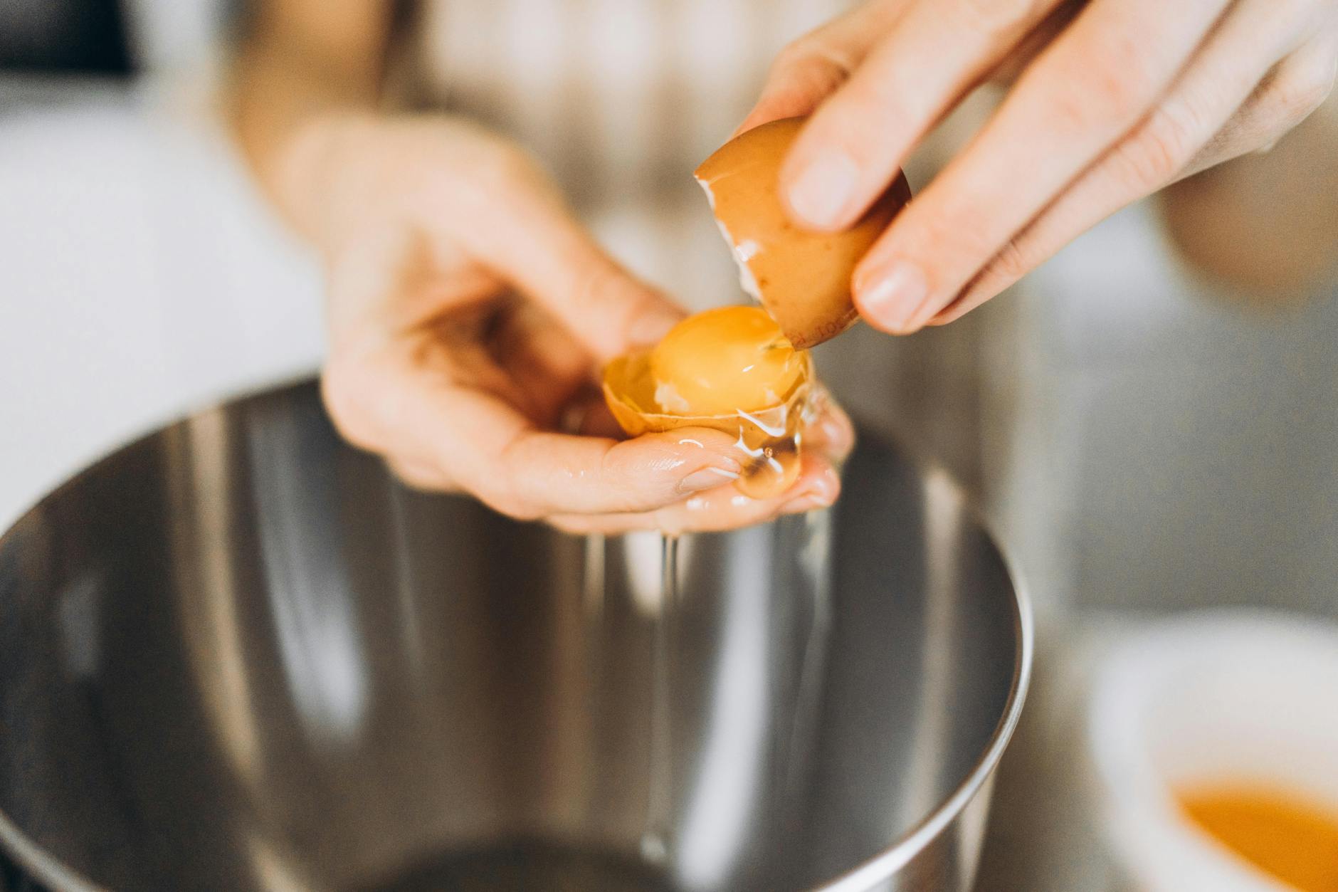 Am Wochenende wird in vielen Haushalten wieder gebacken - wie wäre es mal mit einem leckeren Mohn-Apfelkuchen? Unser Rezept wird Ihnen gefallen.