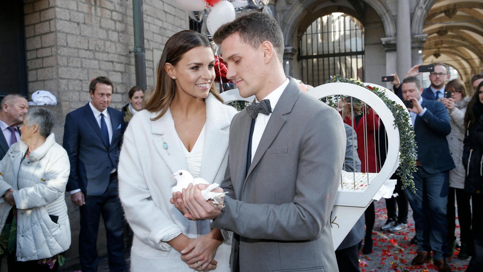 Laura Wontorra und Simon Zoller bei ihrer Hochzeit im November 2016 in Köln.