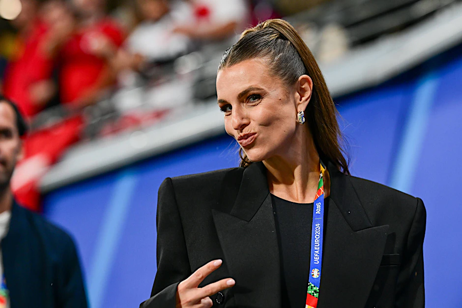 Laura Wontorra beim EM-Spiel Österreich vs. Türkei am 2. Juli 2024.