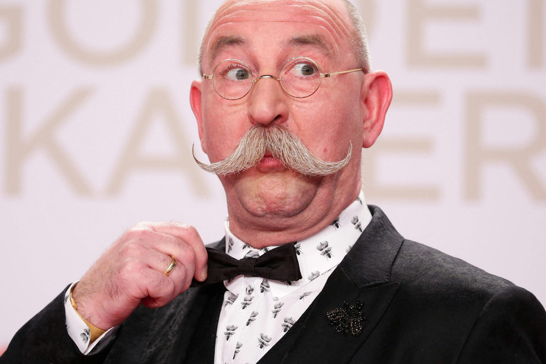 Auch Horst Lichter staunt als Moderator von „Bares für Rares“ immer wieder über die skurrilen Stücke in der Show.