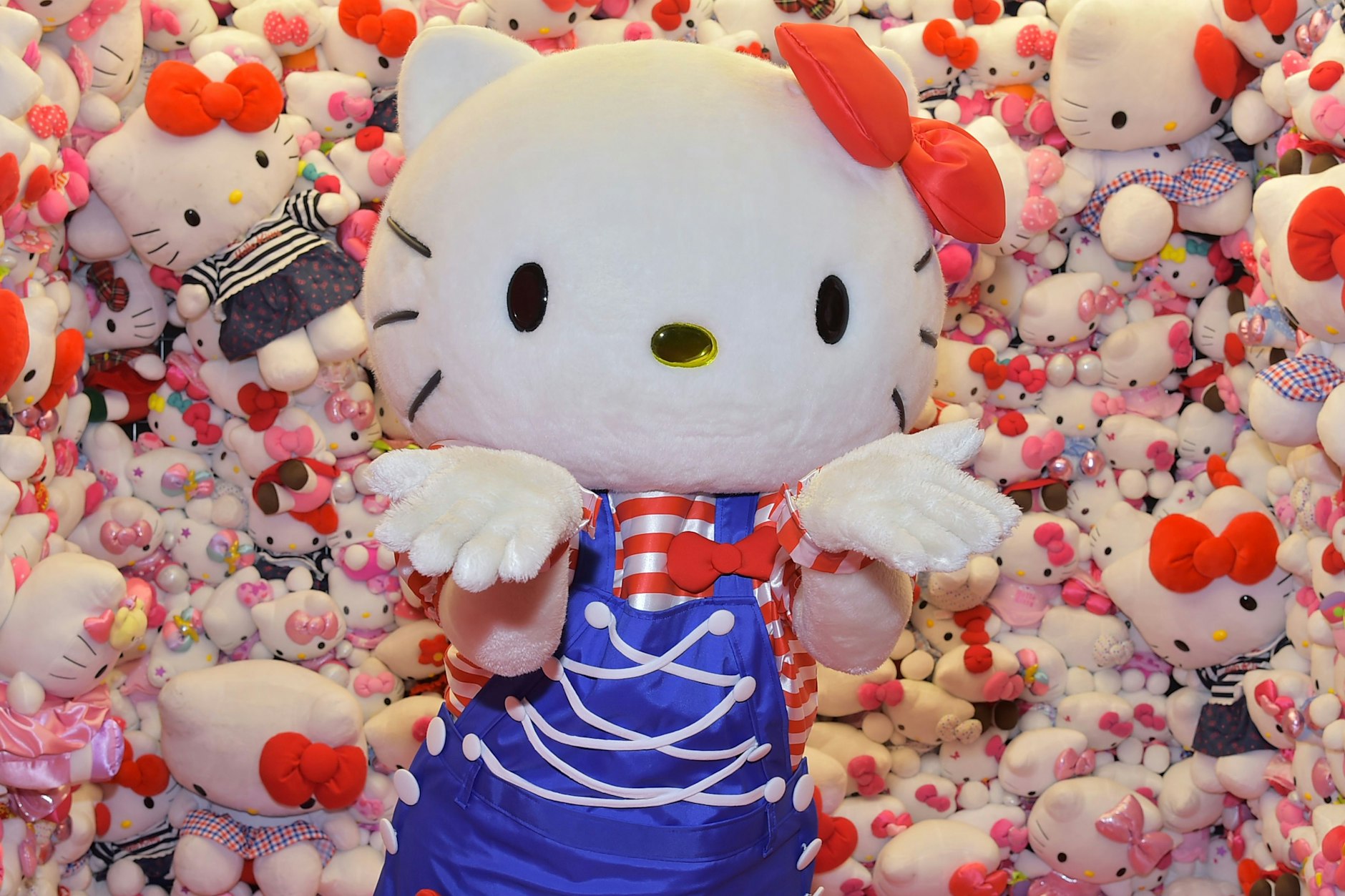 Die beliebte Figur Hello Kitty ist laut Aussage der Macher gar kein Kätzchen - sondern ein kleines Mädchen.