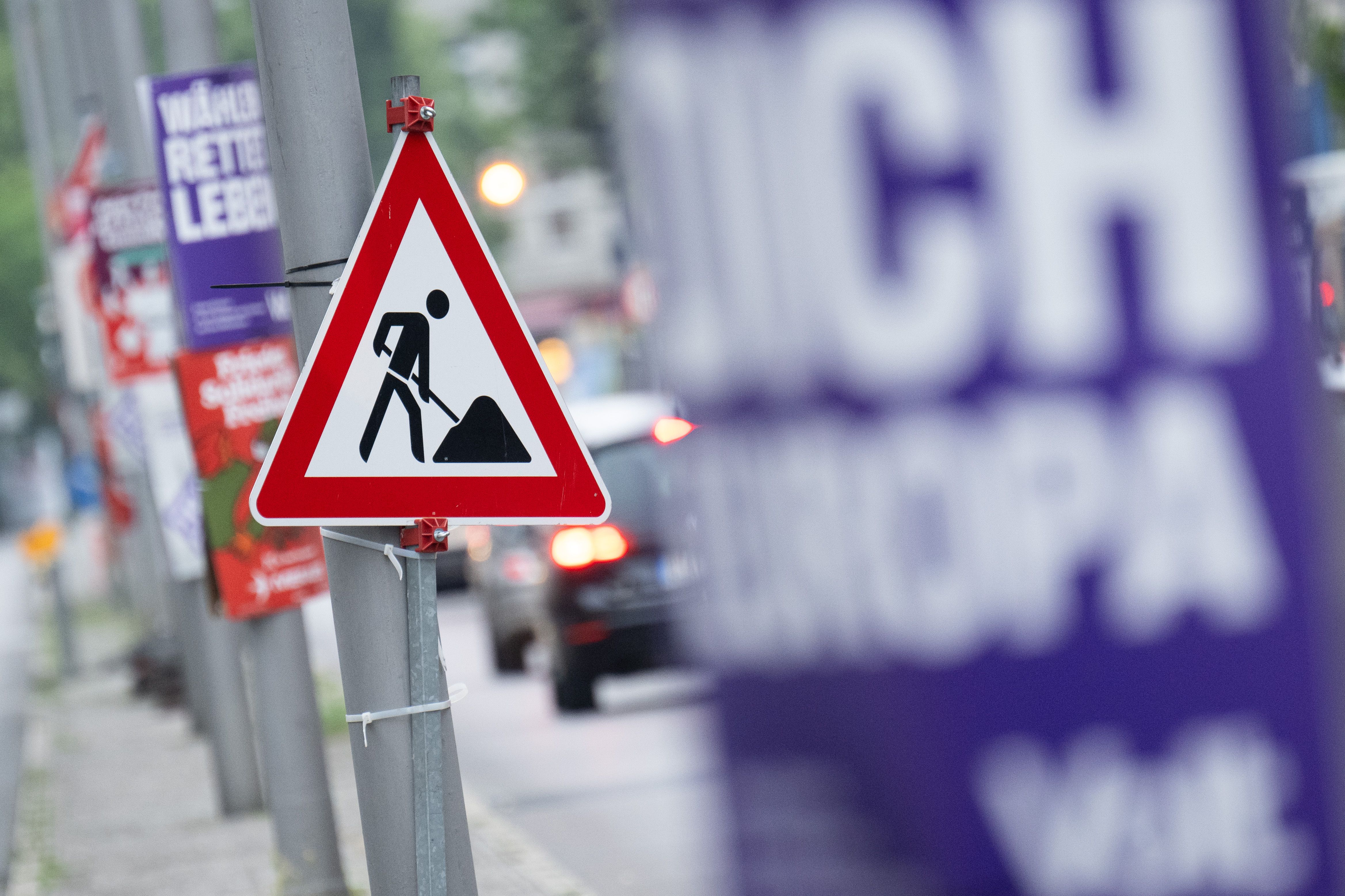 Image - Vorsicht, Stau-Horror ab Montag: Diese neuen Baustellen kosten Nerven