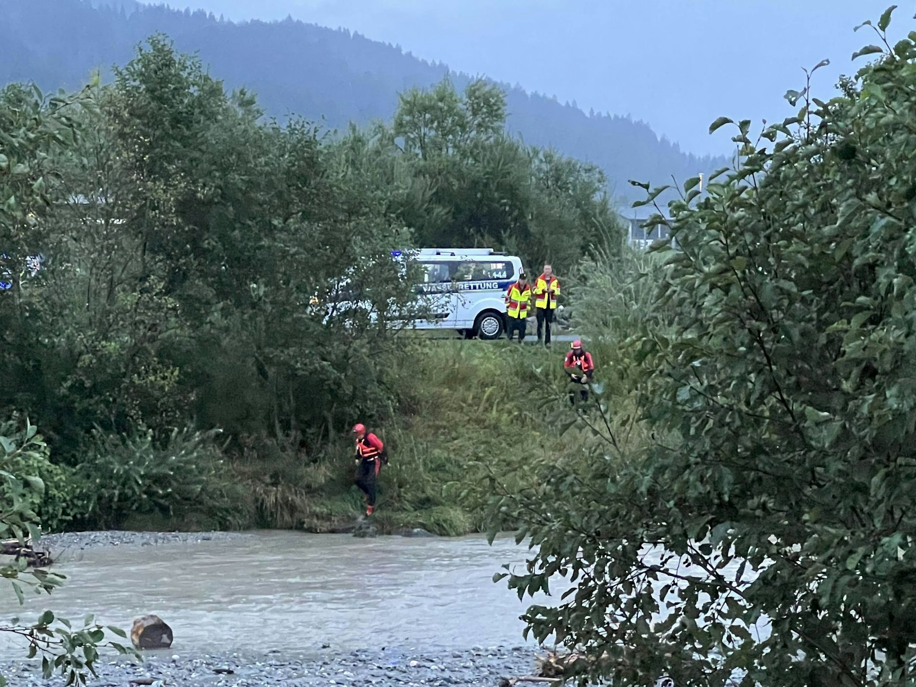 Einsatzkräfte fanden im August 2022 an der Kitzbüheler Ache den toten Leon.