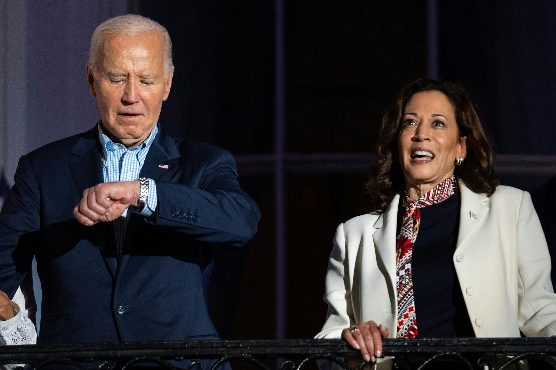 Seine Zeit läuft ab, ihre beginnt: Präsident Joe Biden und Vizepräsidentin Kamala Harris auf dem Balkon des Weißen Hauses am 4. Juli.