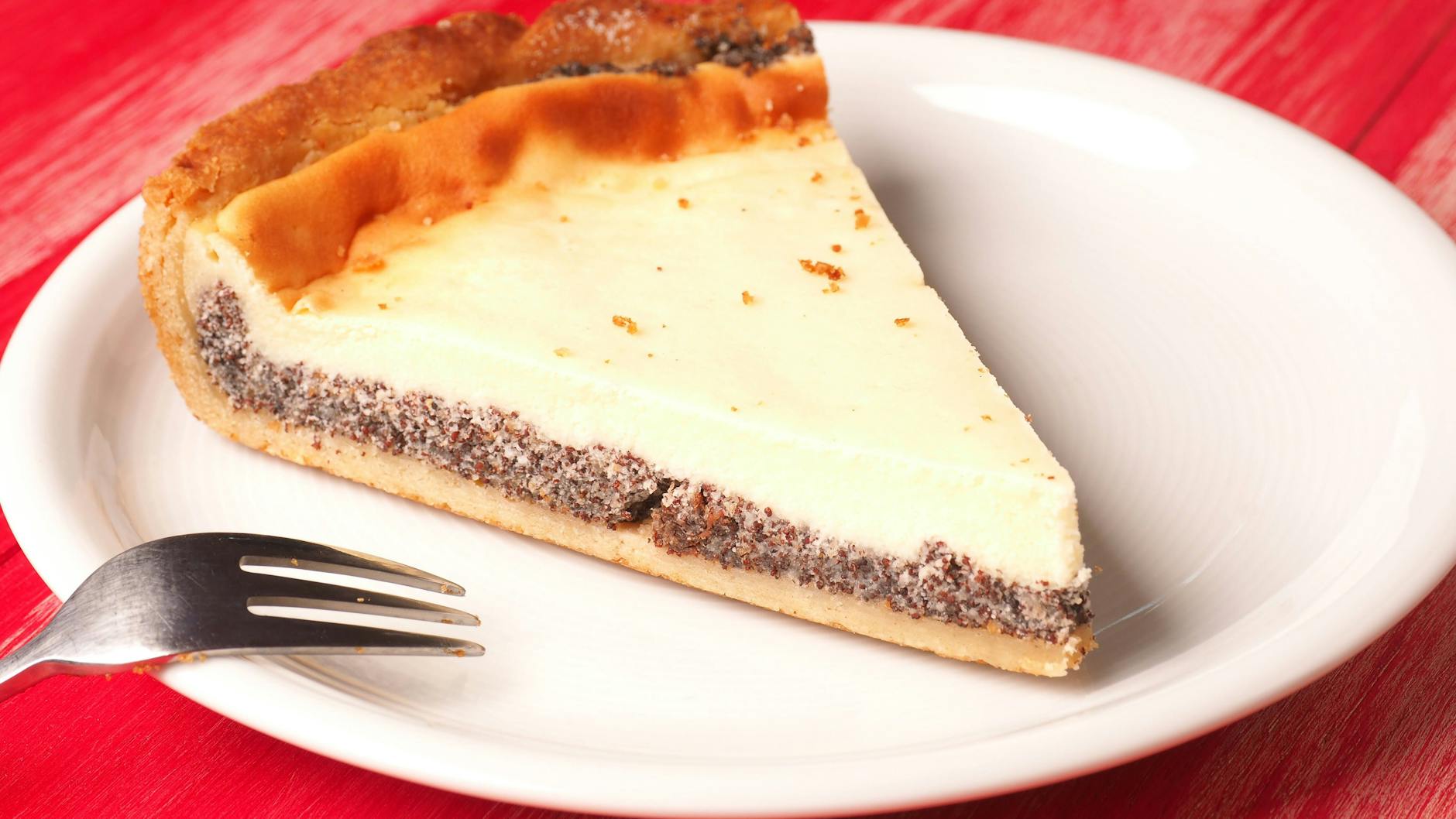 Richtig lecker: Unser Mohn-Käsekuchen ist ein Klassiker - das Rezept stammt direkt aus Omas Backbuch.
