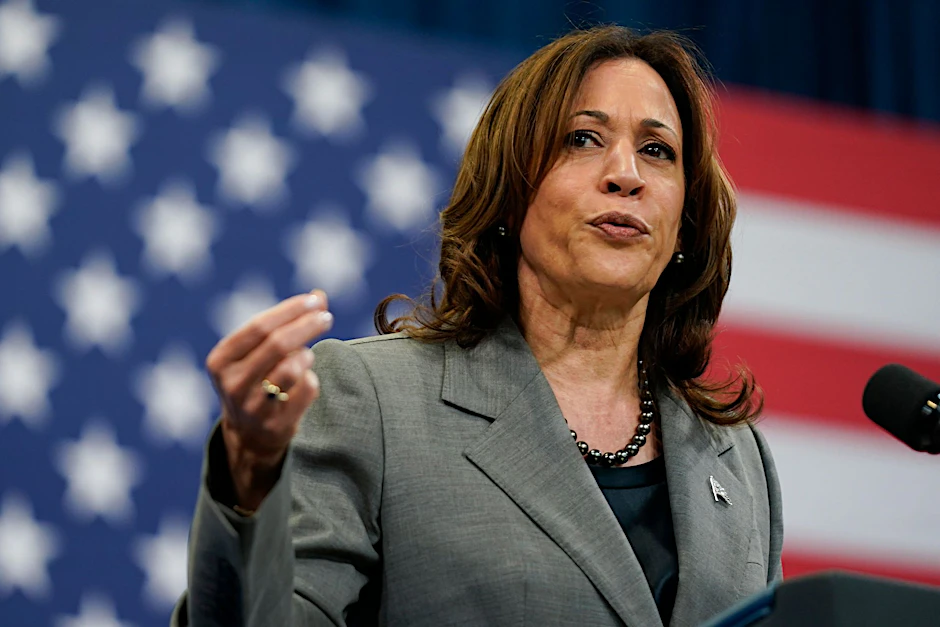Kamala Harris, Vizepräsidentin der USA, hält eine Rede während einer Wahlkampfveranstaltung mit Präsident Biden.&nbsp;