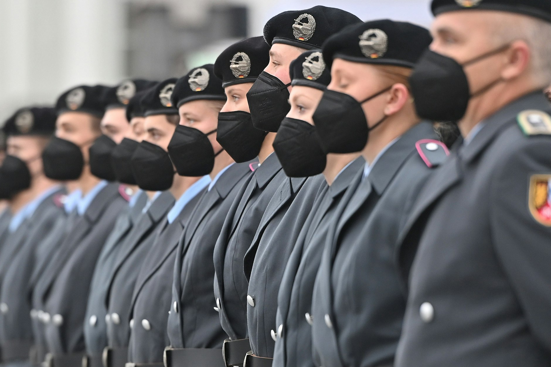 Archivbild: Feierliches Gelöbnis der Rekruten vor dem Schloss Nymphenburg in München.