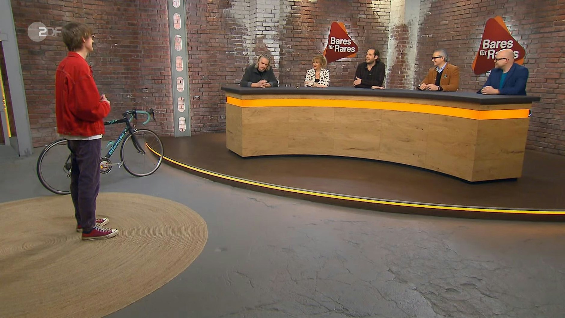 Die Händler bei „Bares für Rares“ sind von dem Fahrrad von Jan Ullrich nicht besonders angetan - und können sich mit Verkäufer Jakob Hunold leider nicht einigen.