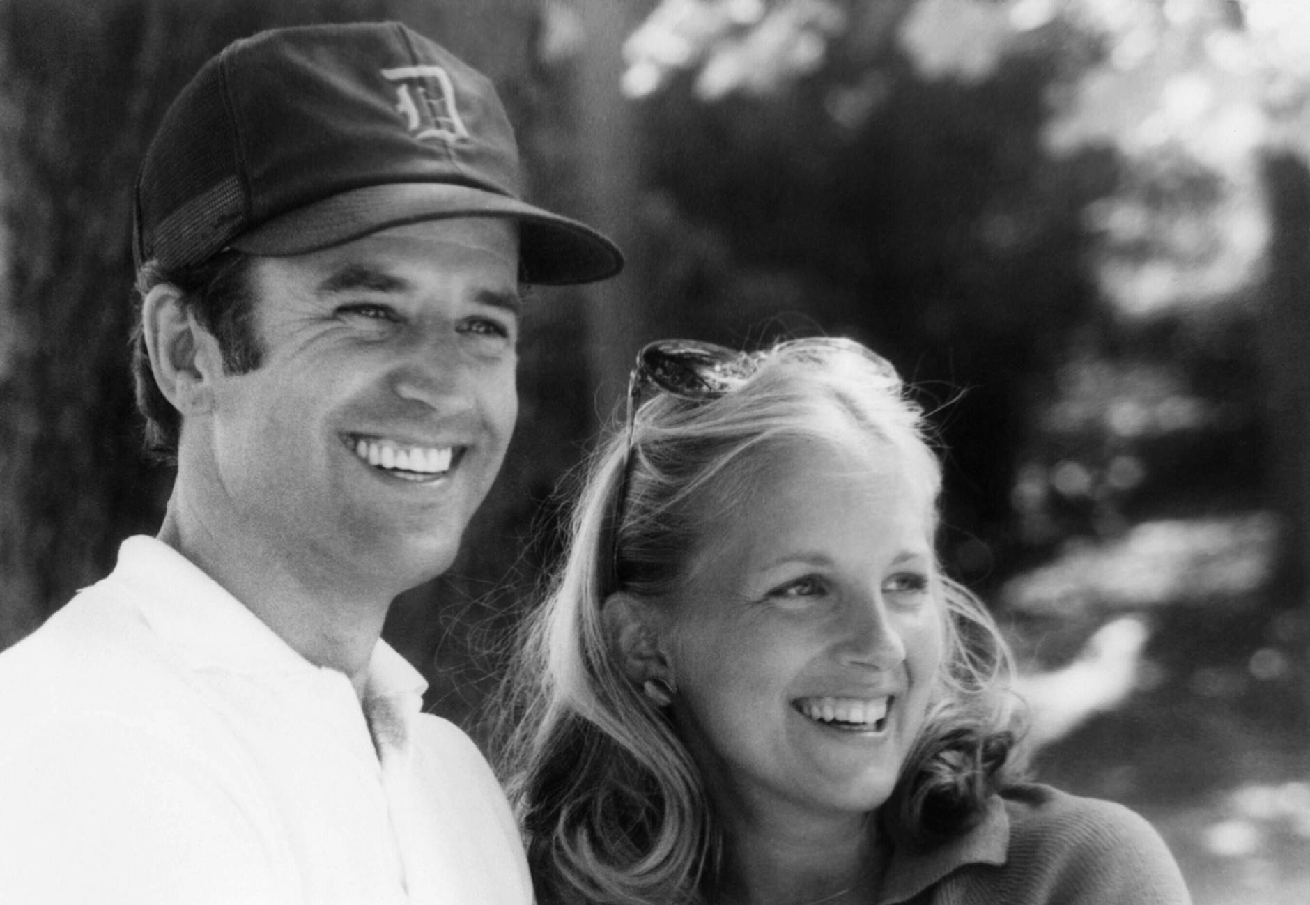 Joe Biden and Jill Biden Mitte der 70er Jahre: Als sie 1977 heirateten, wurde sie die Stiefmutter von Beau and Hunter Biden.