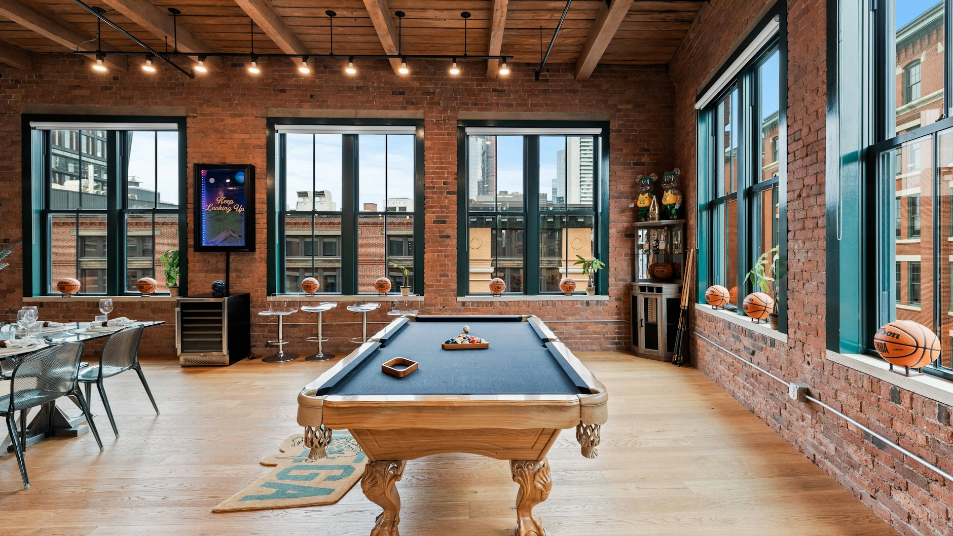 Die Wohnung von NBA-Star Jaylen Brown in Boston ist mit verschiedenen Spielereien ausgestattet - hier gibt es unter anderem einen Billard-Tisch.
