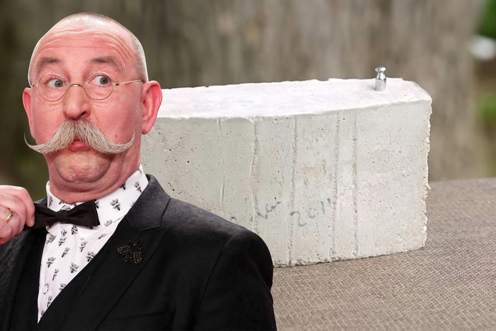 Ein Betonklotz bei „Bares für Rares“? Dieses Kunstwerk sorgte vor einiger Zeit für reichlich Wirbel in der ZDF-Trödelshow. Da staunt auch Moderator Horst Lichter.
