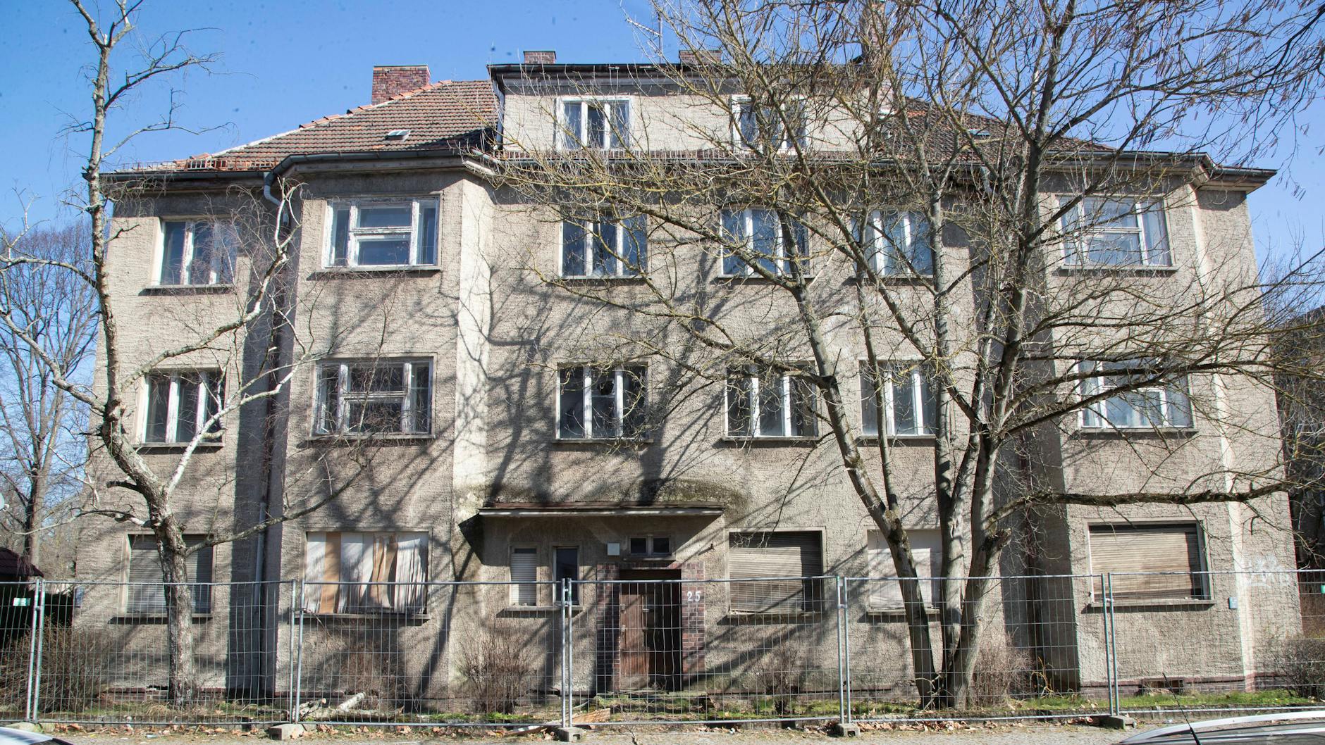 Die gespenstischen Geisterhäuser in Karlshorst gehören der Russischen Föderation.
