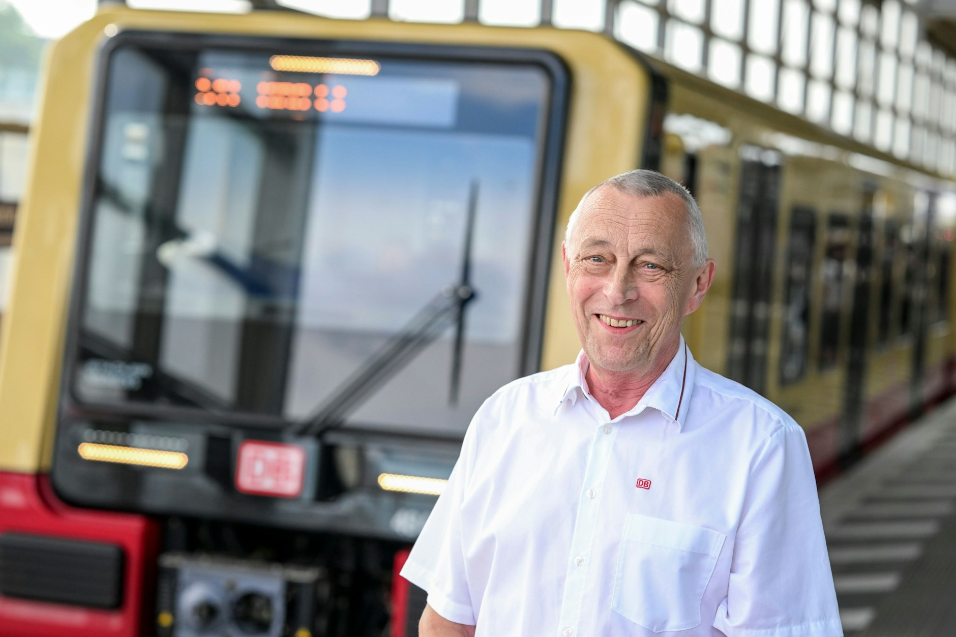 Ex-DDR-Monteur Klaus Rühmann ist seit 50 Jahren S-Bahn-Mitarbeiter und Triebfahrzeugführer.