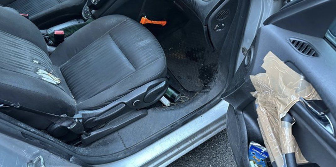 Mit diesen Schrottautos muss die Berliner Polizei fahren!