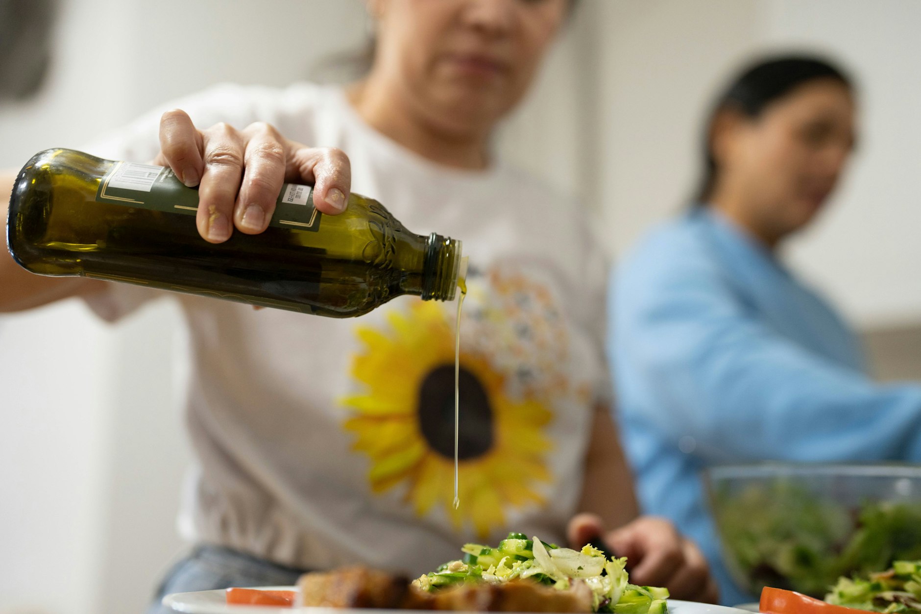 Natives Olivenöl ist besonders gesund.