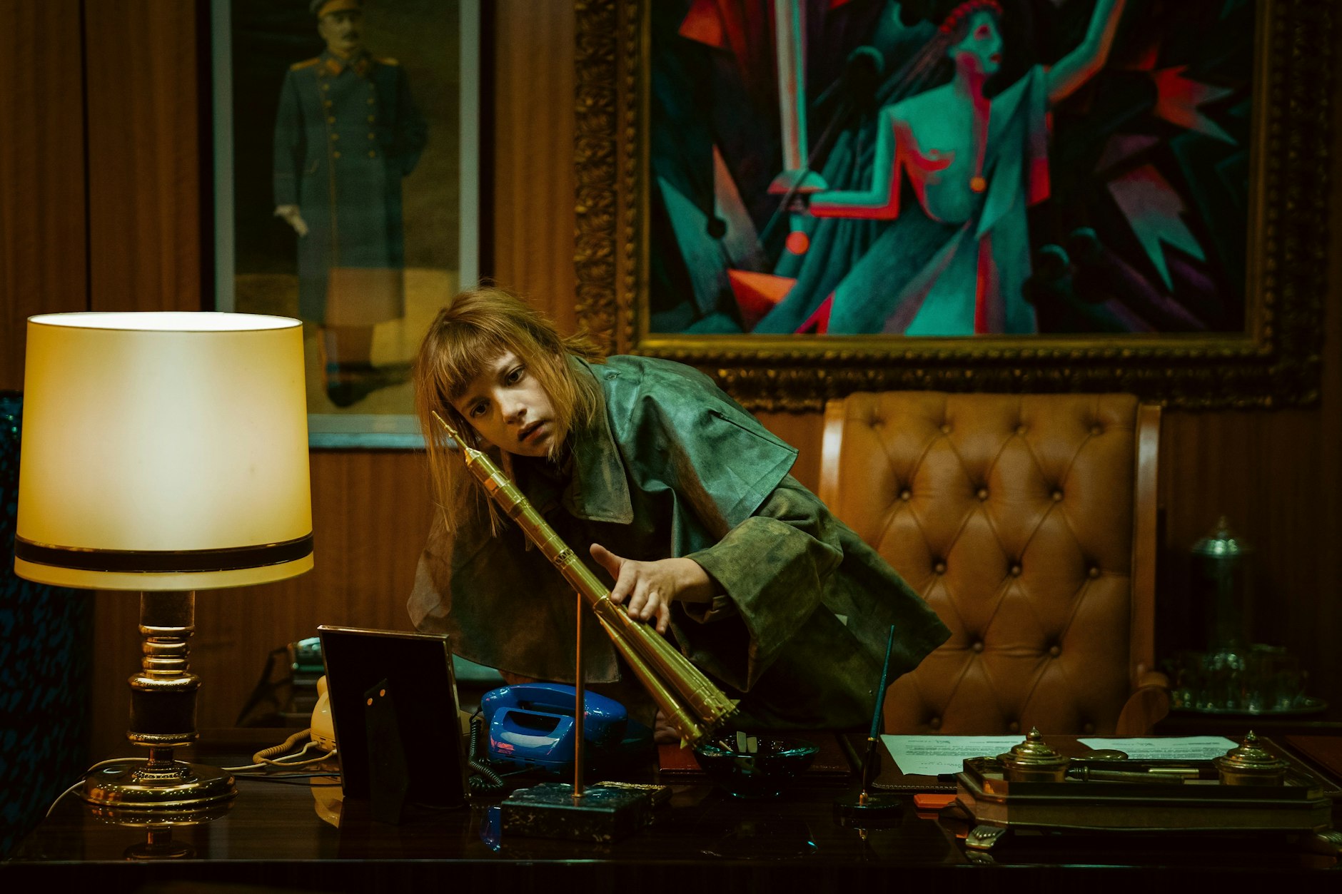 Jella Haase als Kleo Straub am Set bei den Dreharbeiten zur zweiten Staffel der Netflix-Serie „Kleo“