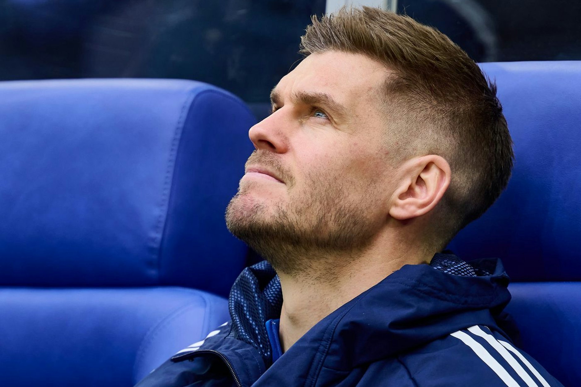 Simon Terodde begründete auch mit Toren für den 1. FC Union seinen Status als Stürmer-Legende in der Zweiten Liga, traf zuletzt für Schalke 04. Jetzt wechselt er ans Mikro