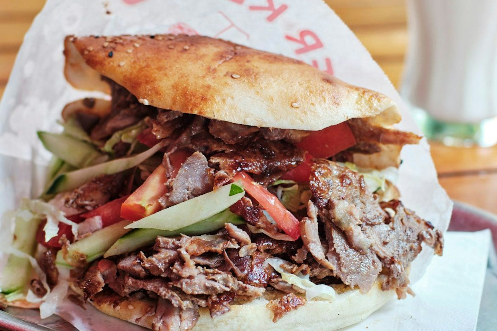 Döner besteht in Berlin in den meisten Fällen aus Kalbsfleisch, nicht aus Lamm. 