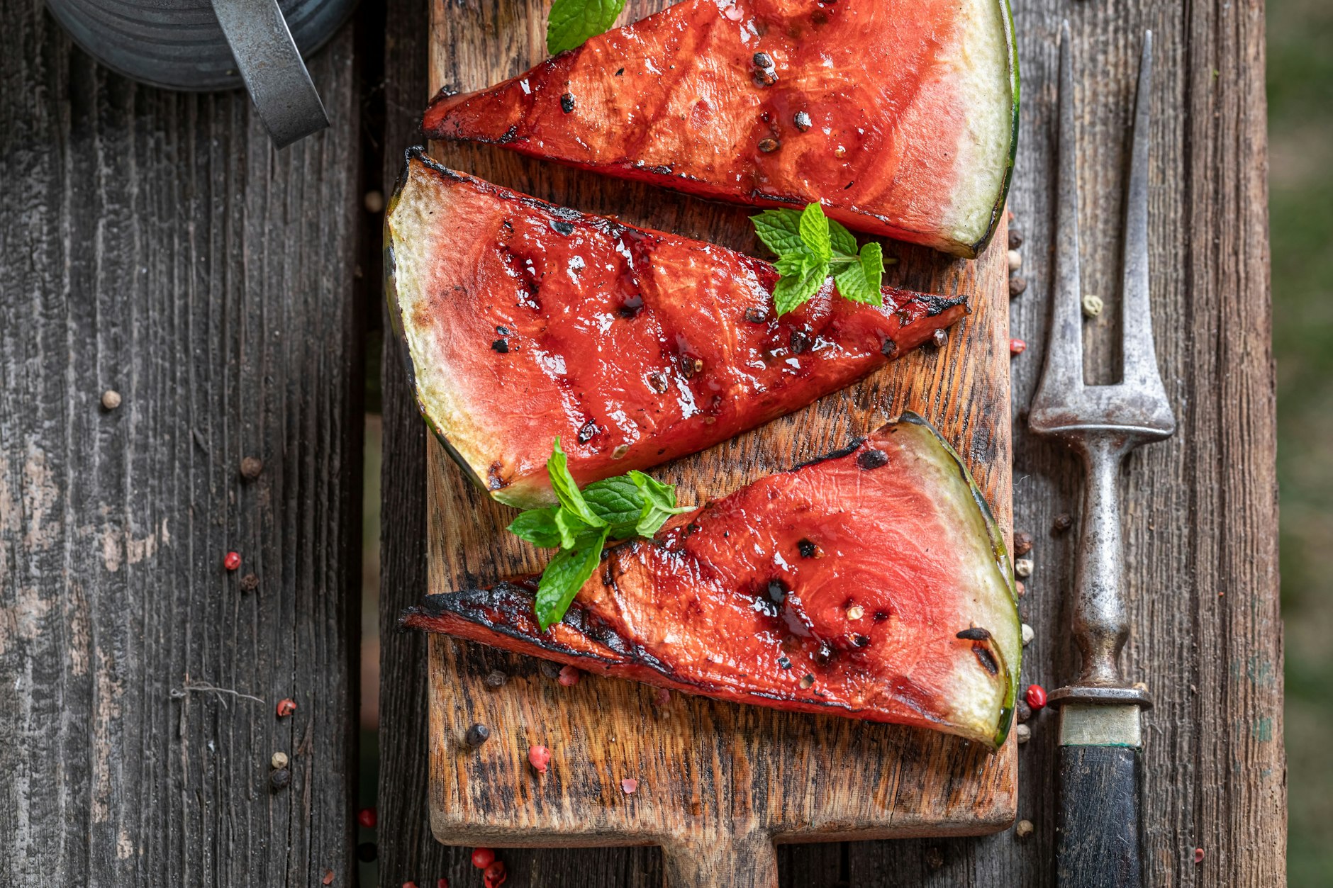 Wassermelone hat einen hohen Wasseranteil, ist dadurch sehr wandelbar. Das nutzen Vegetarier und Veganer aus.