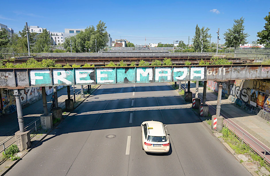 Berlin-Kreuzberg entschleunigt: Sie wenig Verkehr ist nur in der Ferienzeit.