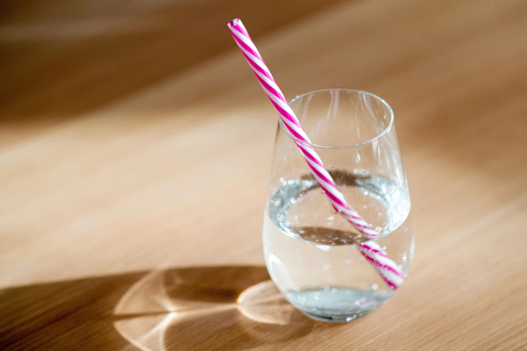 Mineralwasser mit Kohlensäure im Test: Diese günstigen Marken sind „sehr gut“