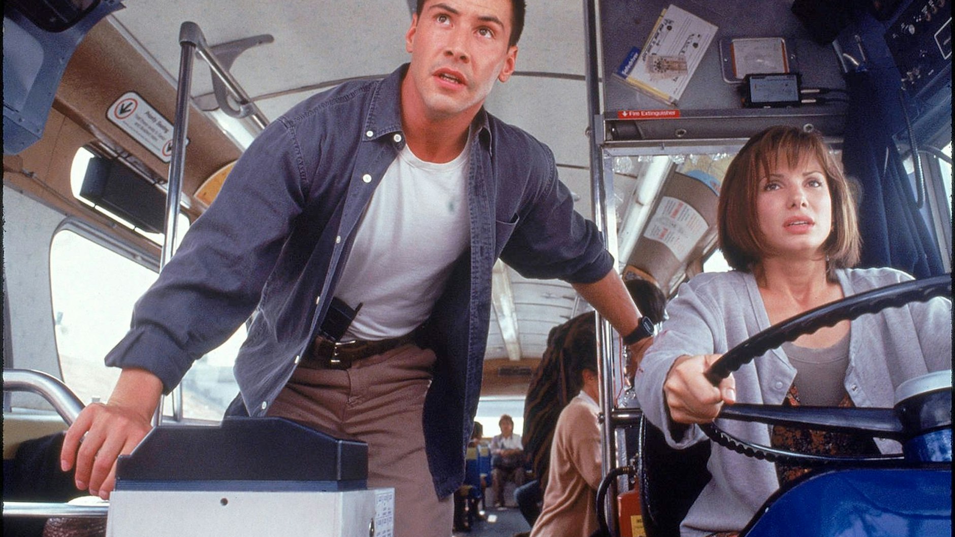 Sandra Bullock mit Keanu Reeves in „Speed“ (1996): Der Actionfilm war ihr erster großer Kinoerfolg.&nbsp;