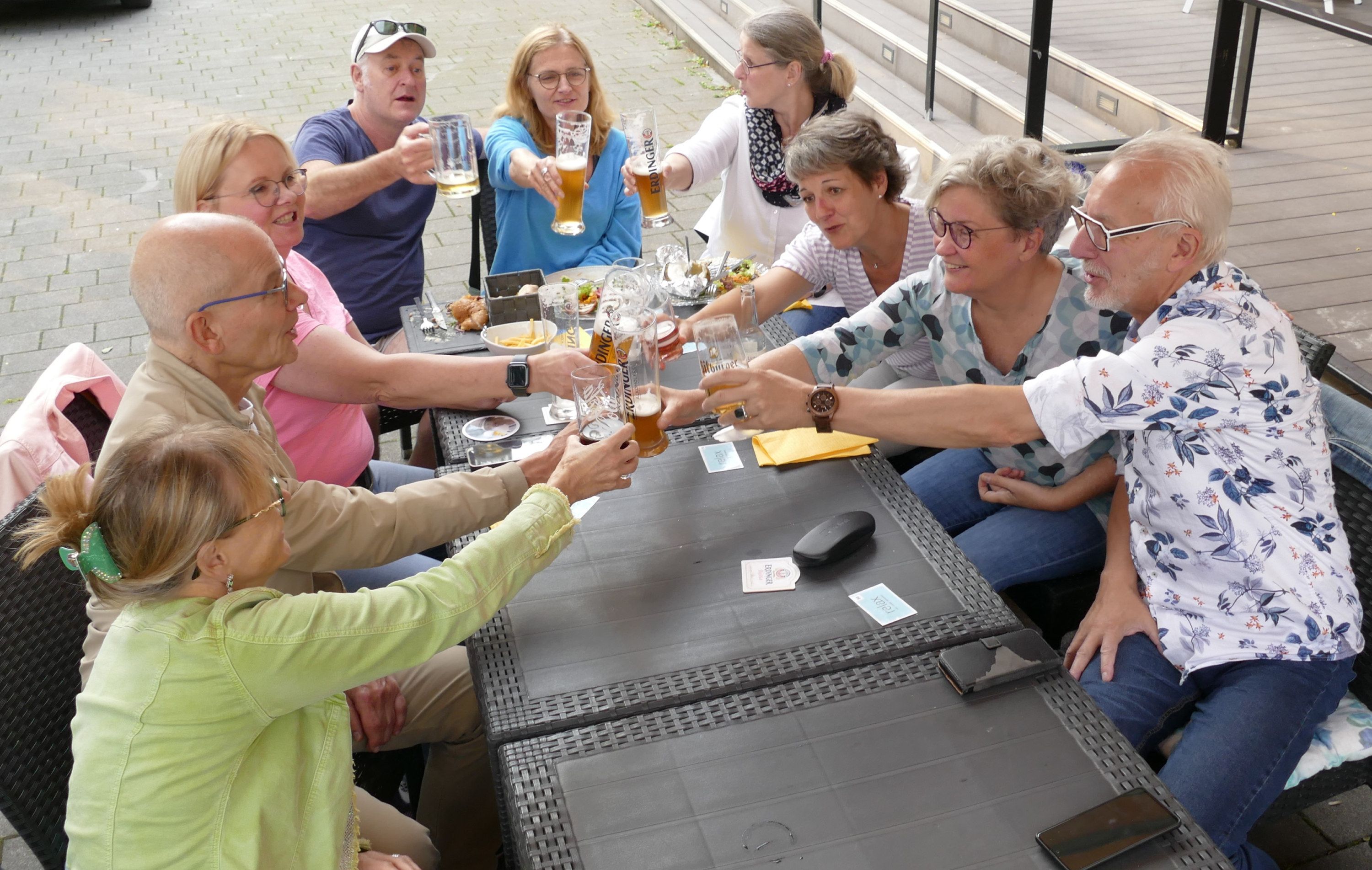 Freunde finden per App? Immer mehr Menschen tun es – und SO geht’s