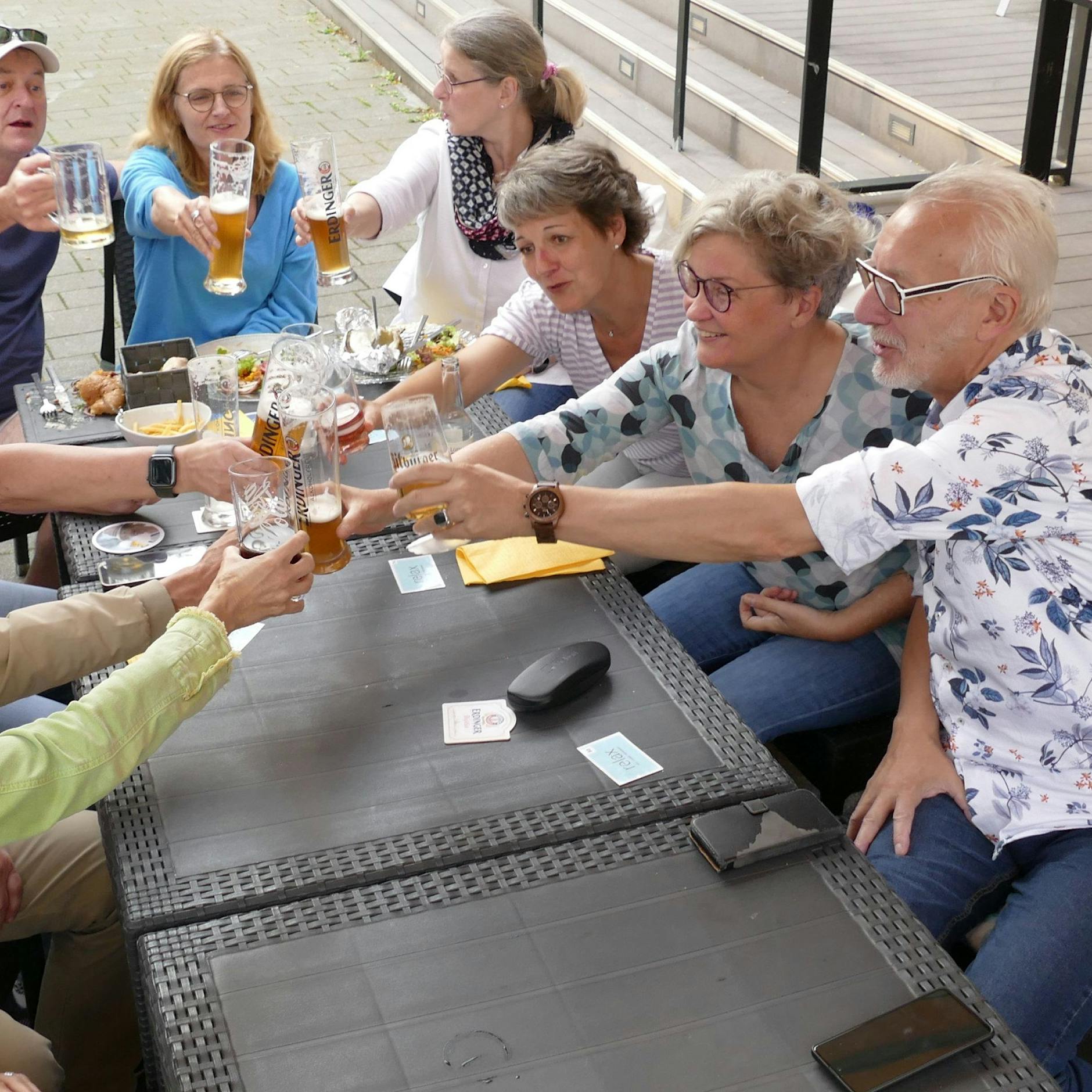 Freunde finden per App? Immer mehr Menschen tun es – und SO geht’s