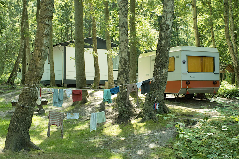 Im DDR-Betriebsferienlager Gera auf Rügen kann man auch heute noch Urlaub wie früher in der DDR machen.