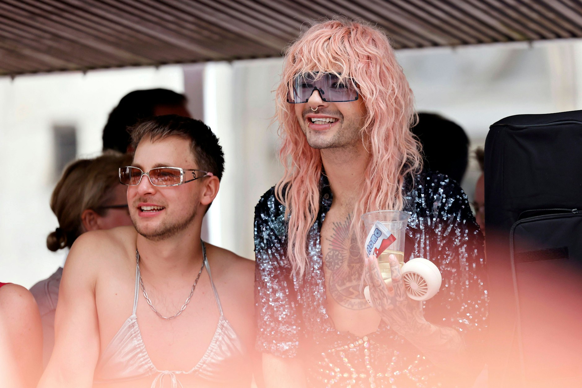 Bill Kaulitz mit Schauspieler Timmi Trinks bei der CSD-Parade in Köln.