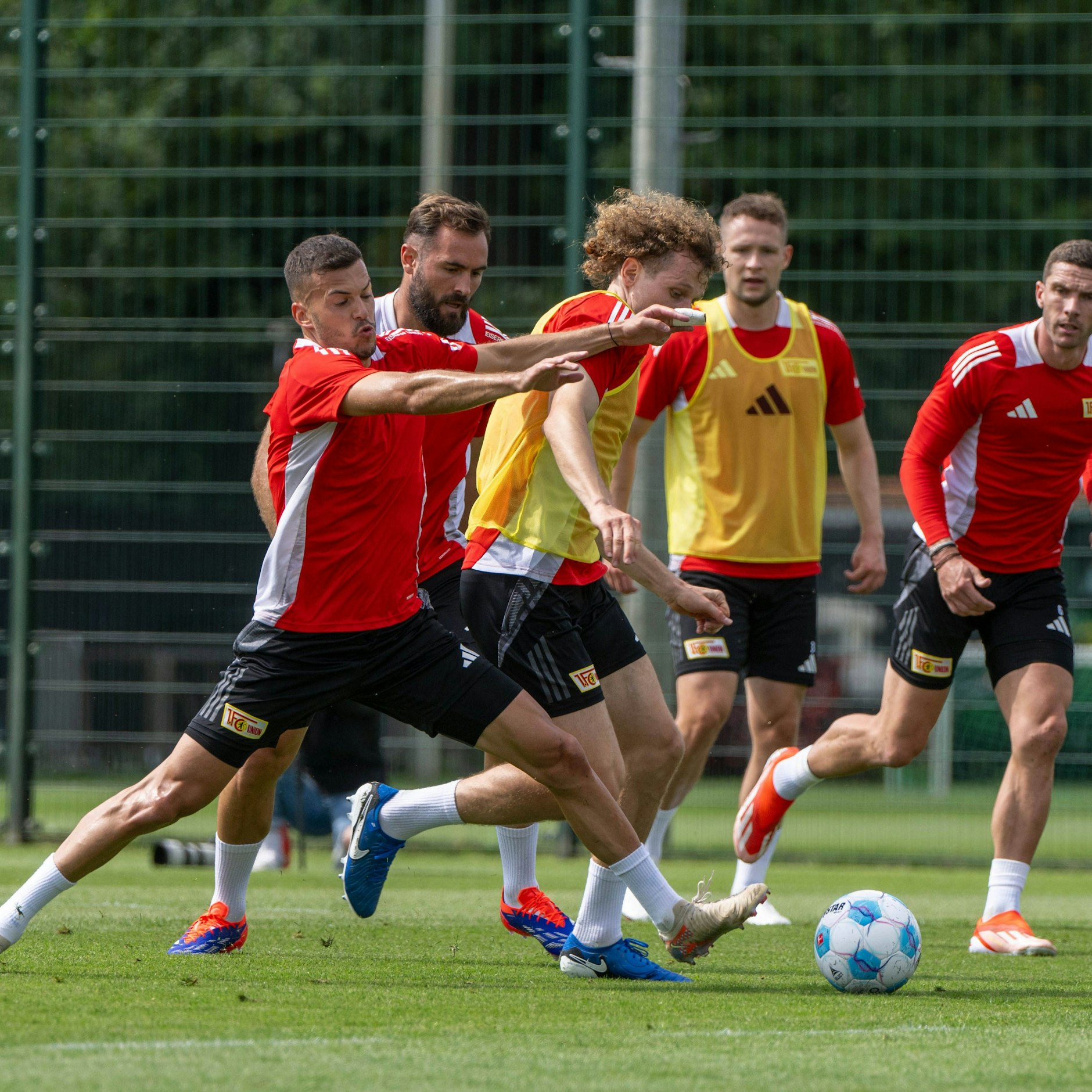 Dichtes Gedränge im Kampf um die Stammplätze im Mittelfeld. Kral hat beim 1. FC Union momentan das Nachsehen gegenüber Benes und Tousart.