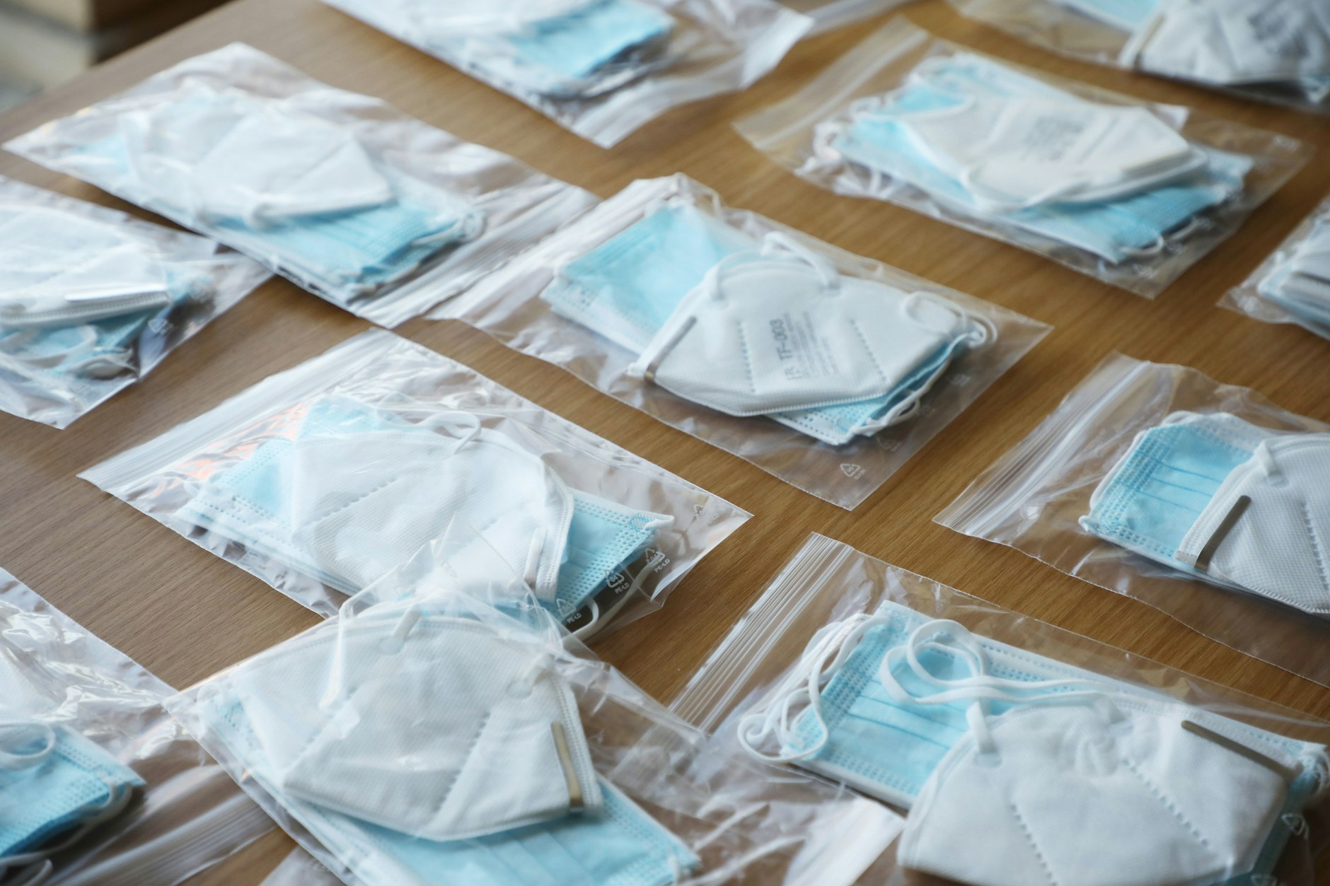 Eine große Zahl an Masken wurde bestellt.