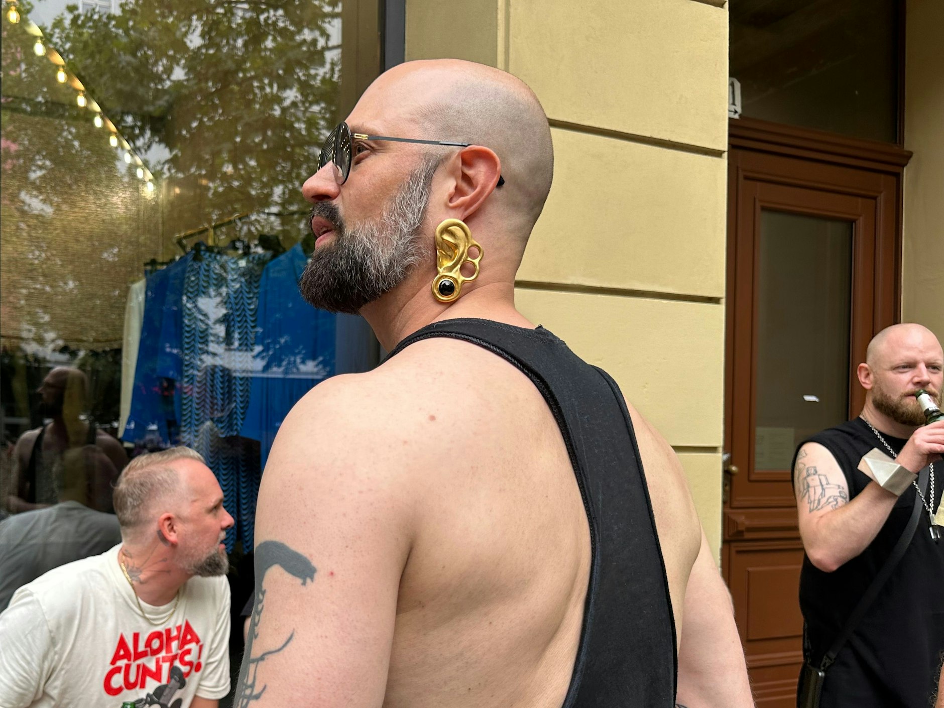 Ohrschmuck, der aussieht wie von Schiaparelli