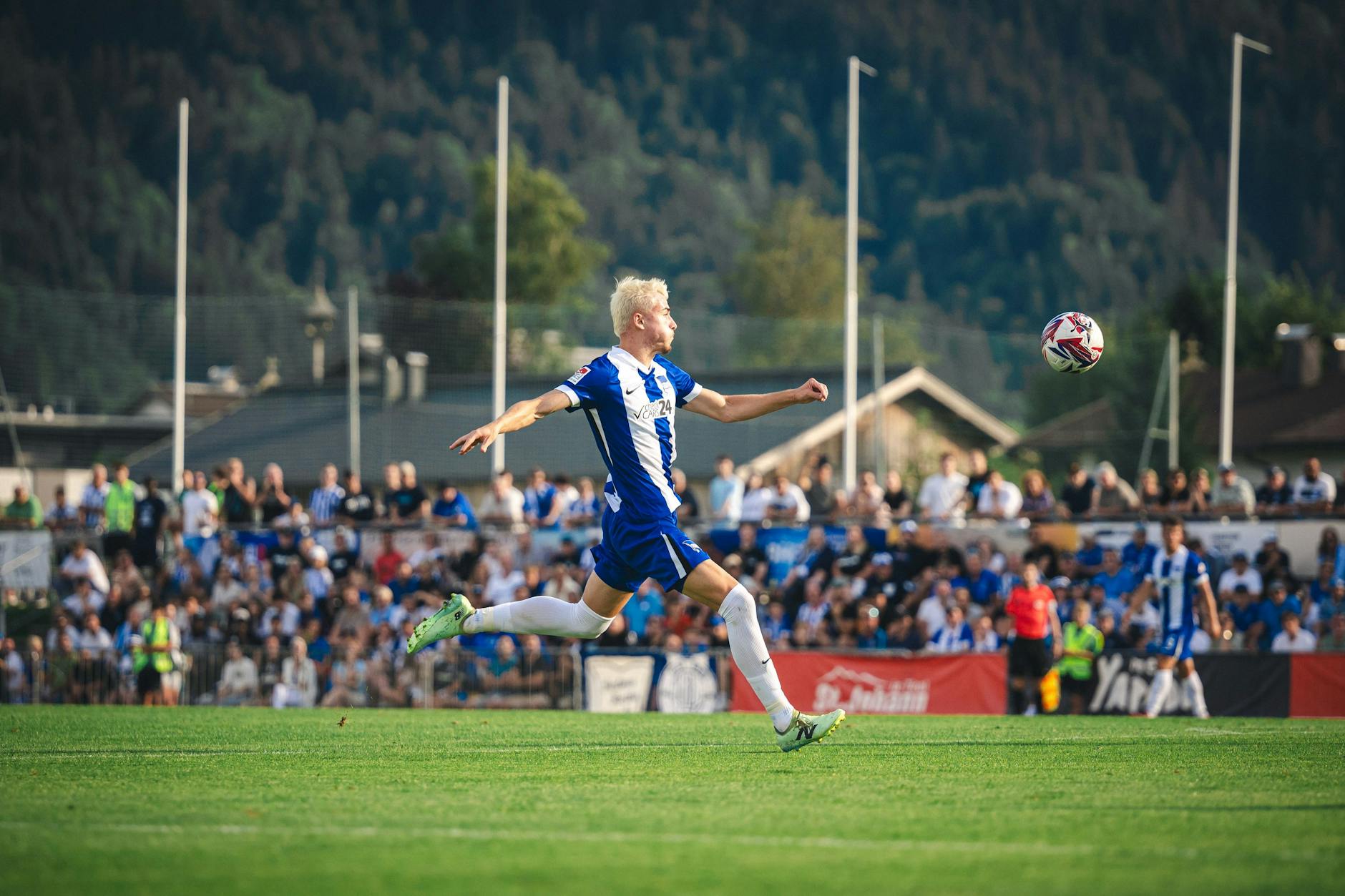 Herthas Marten Winkler soll vom rechten auf den linken Flügel wechseln, damit Torjäger Haris Tabakovic mehr Flanken bekommt.