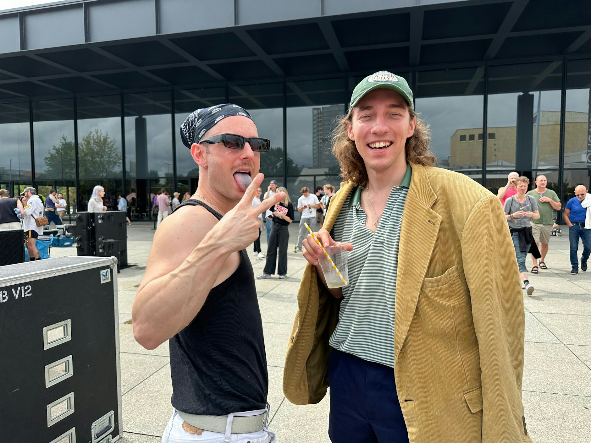 Die Zunge ist blau wegen Getorade – wird uns mitgeteilt.