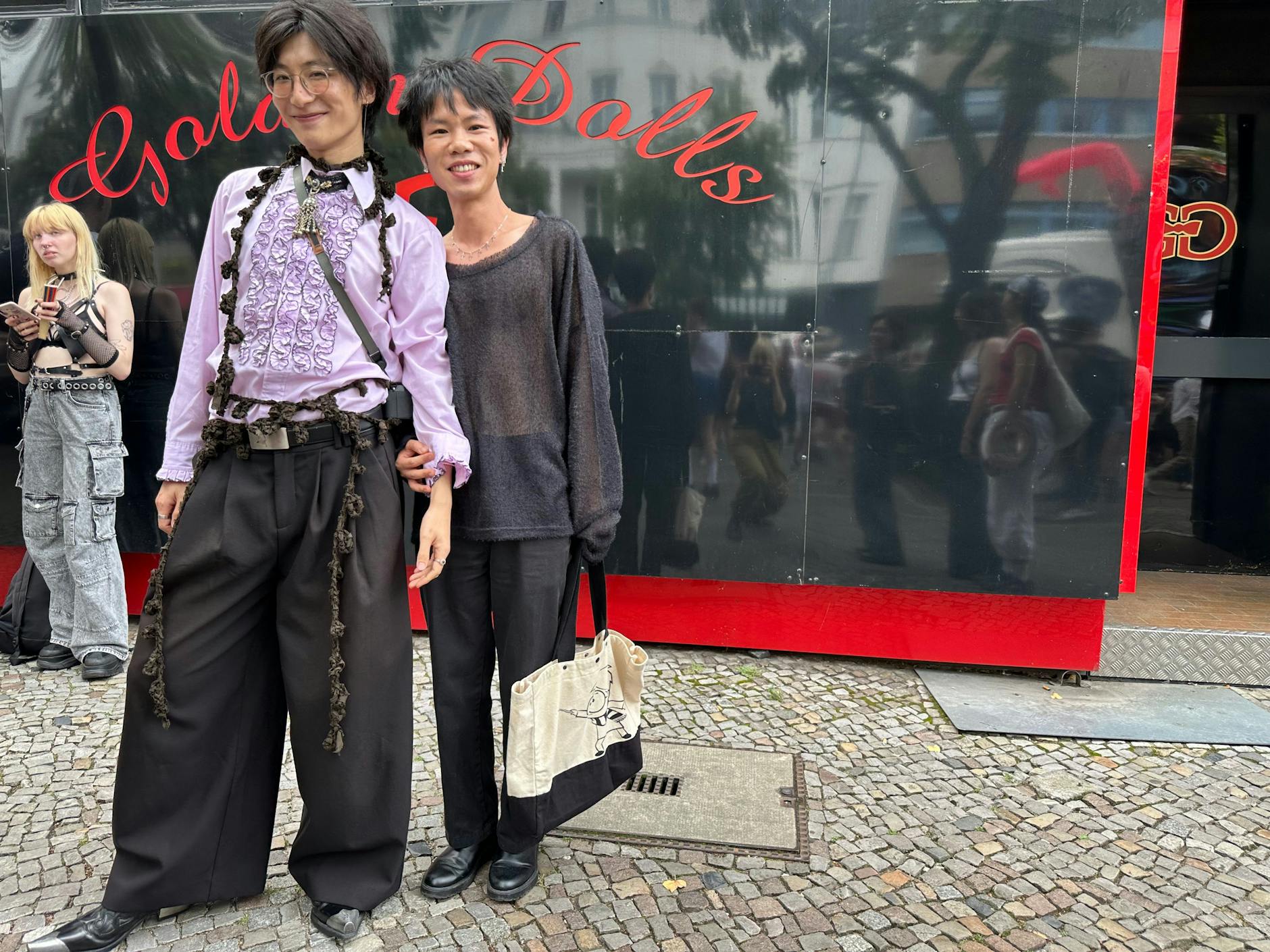 Hat was: Dark-Wave-Tendenzen mit New-Romantik-Einschlag.