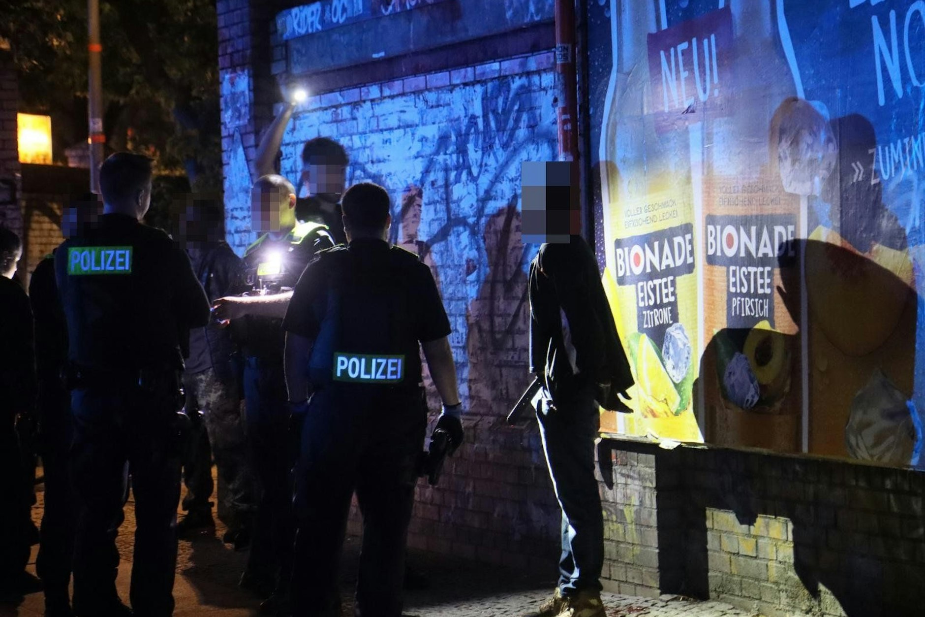 Im Görlitzer Park war es zu einer Messerstecherei zwischen mehreren Männern gekommen.