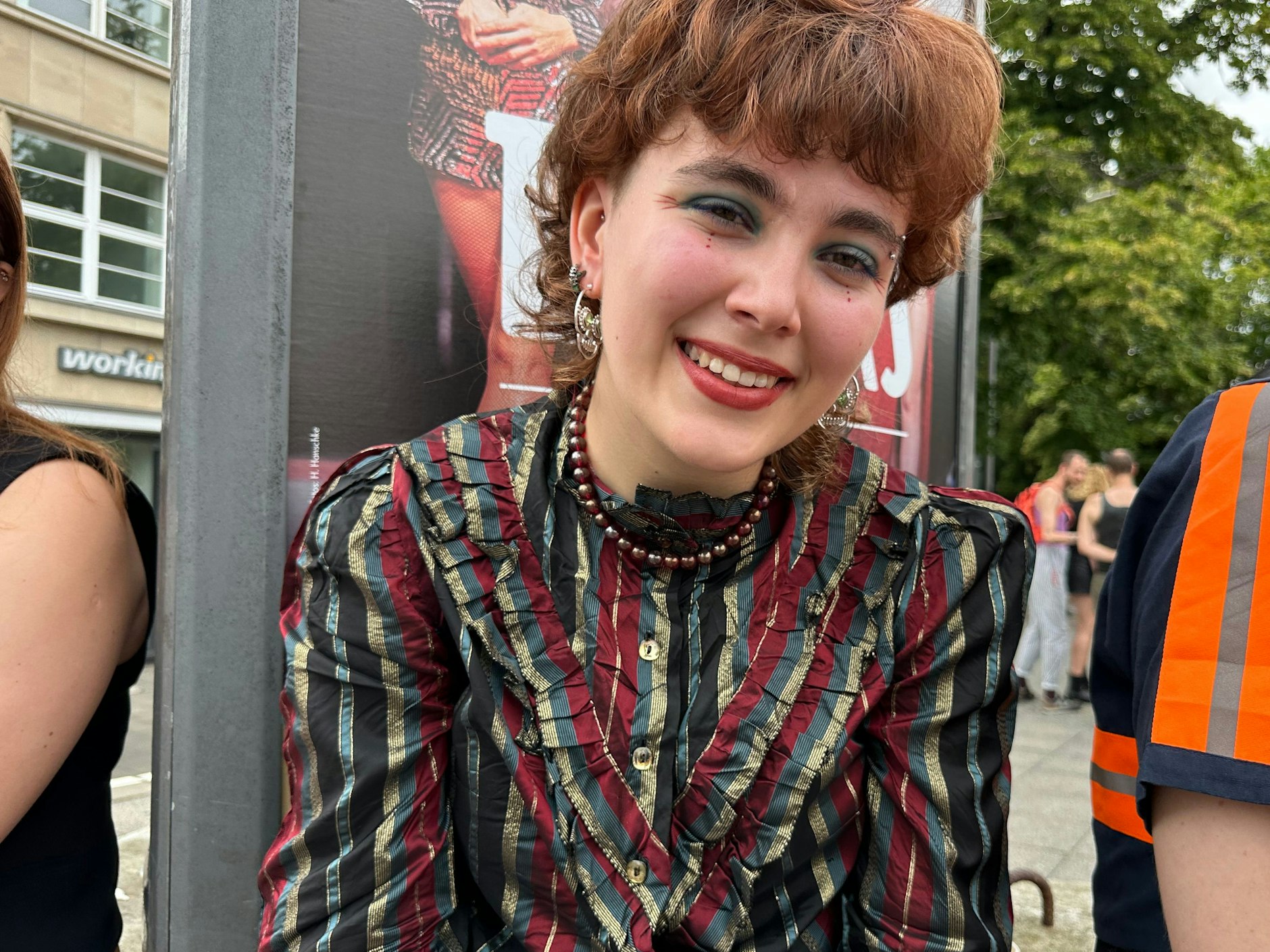 Achtung, Achtung: Mary Poppins ist auf dem CSD gelandet.