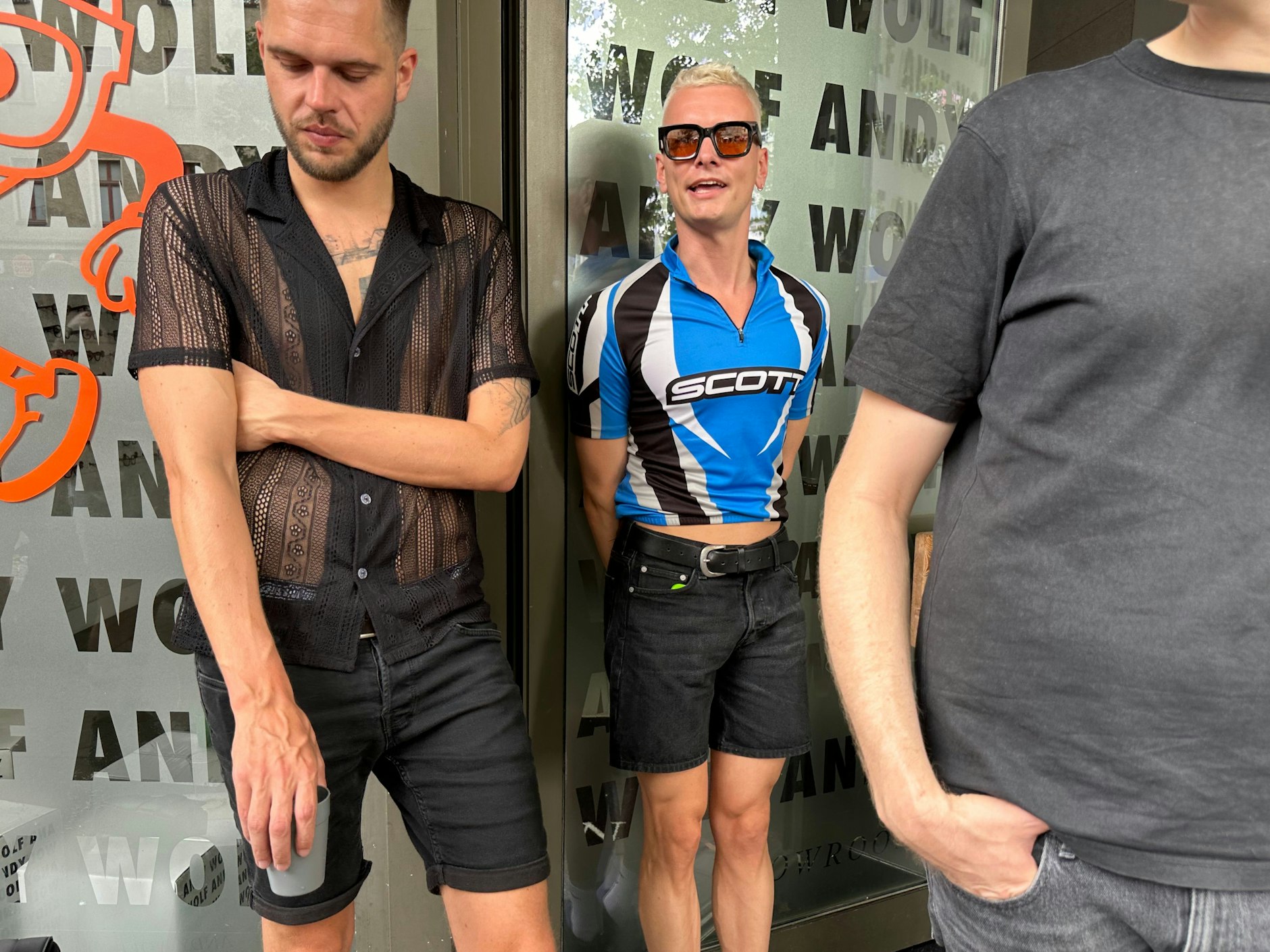 Und hier ein Cropped-Top im Tour-de-France-Style