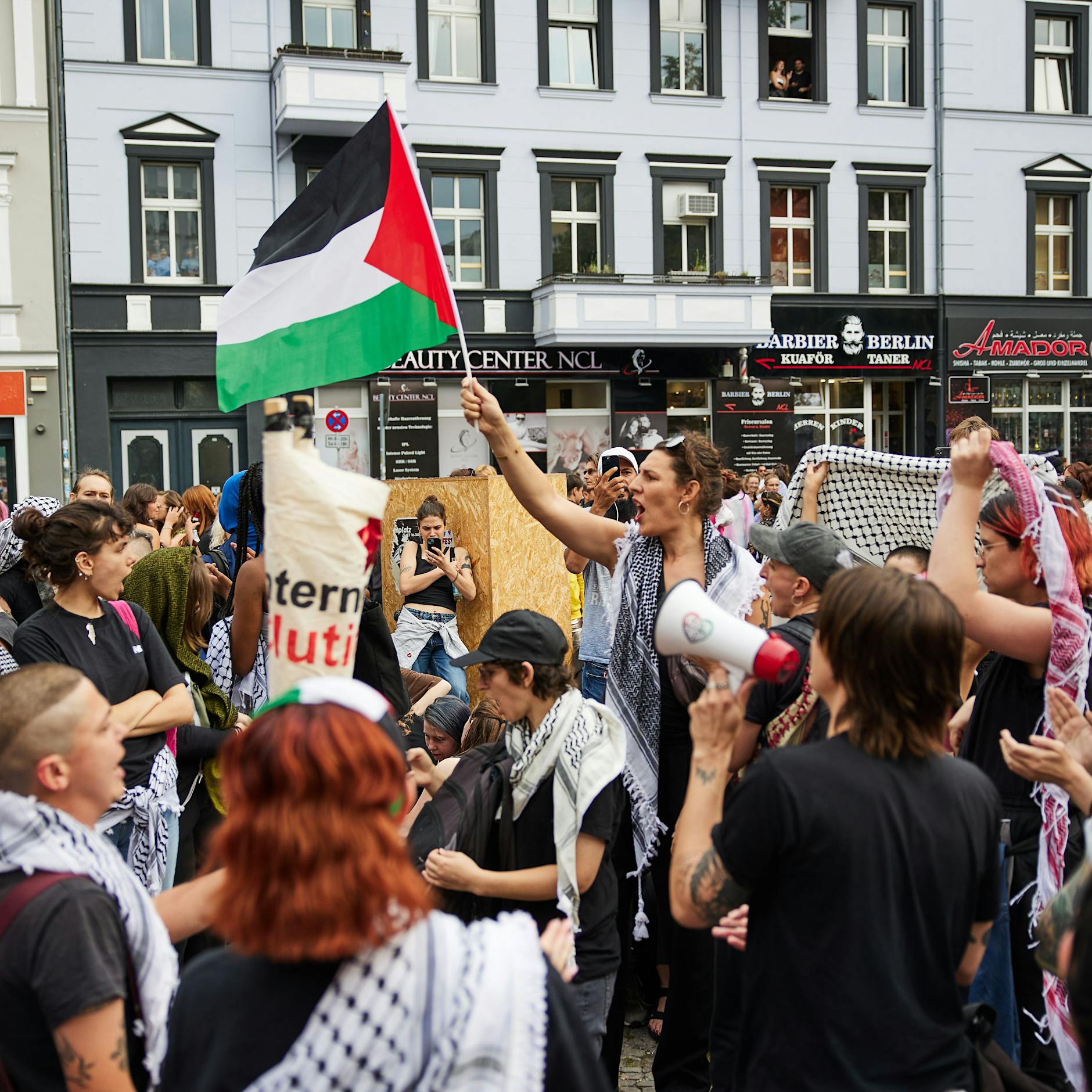 Von Palästina-Demos berichtet: Reporter vor Wohnung mit Messer bedroht