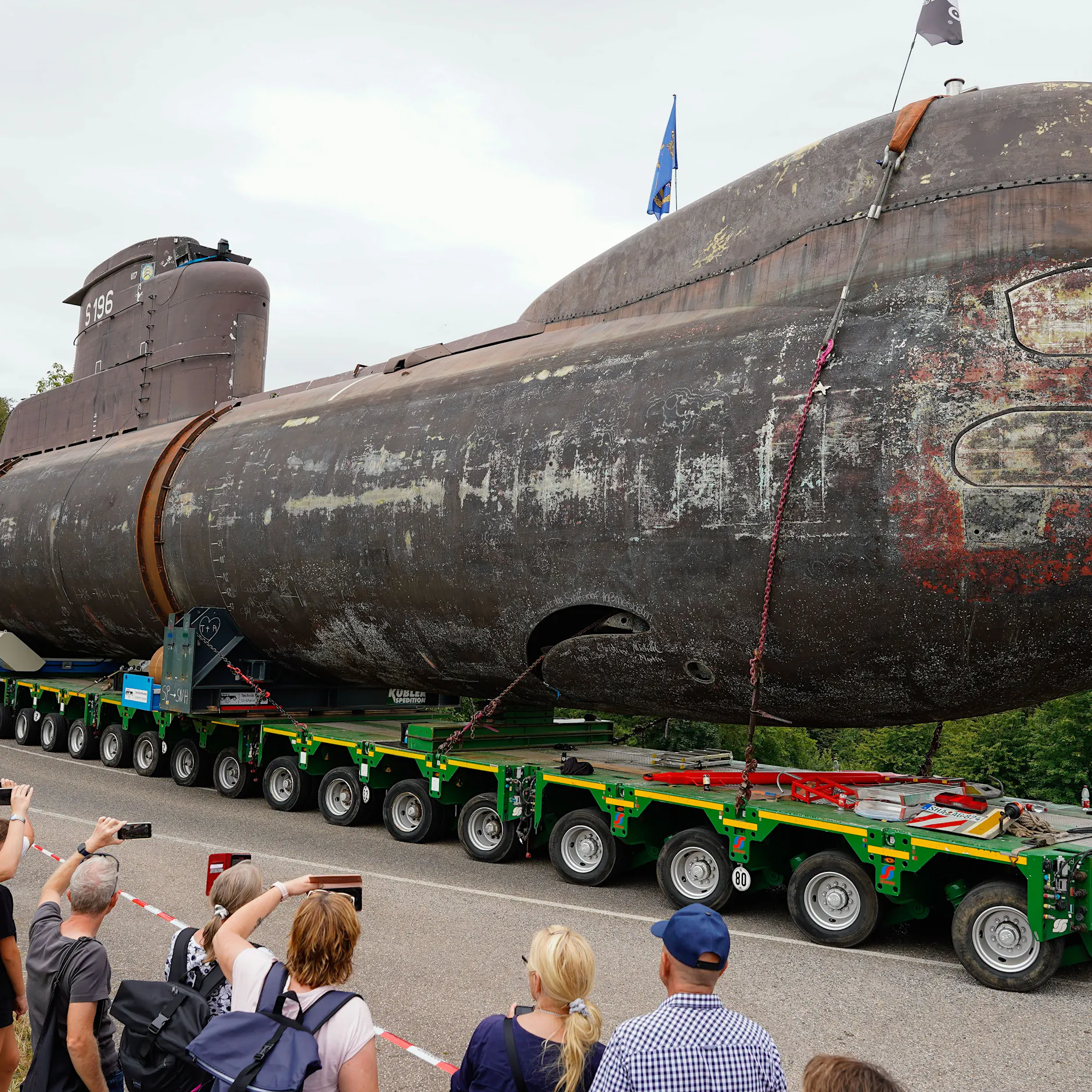 Mehr als ein Jahr unterwegs: U-Boot-Transport am Ziel angekommen
