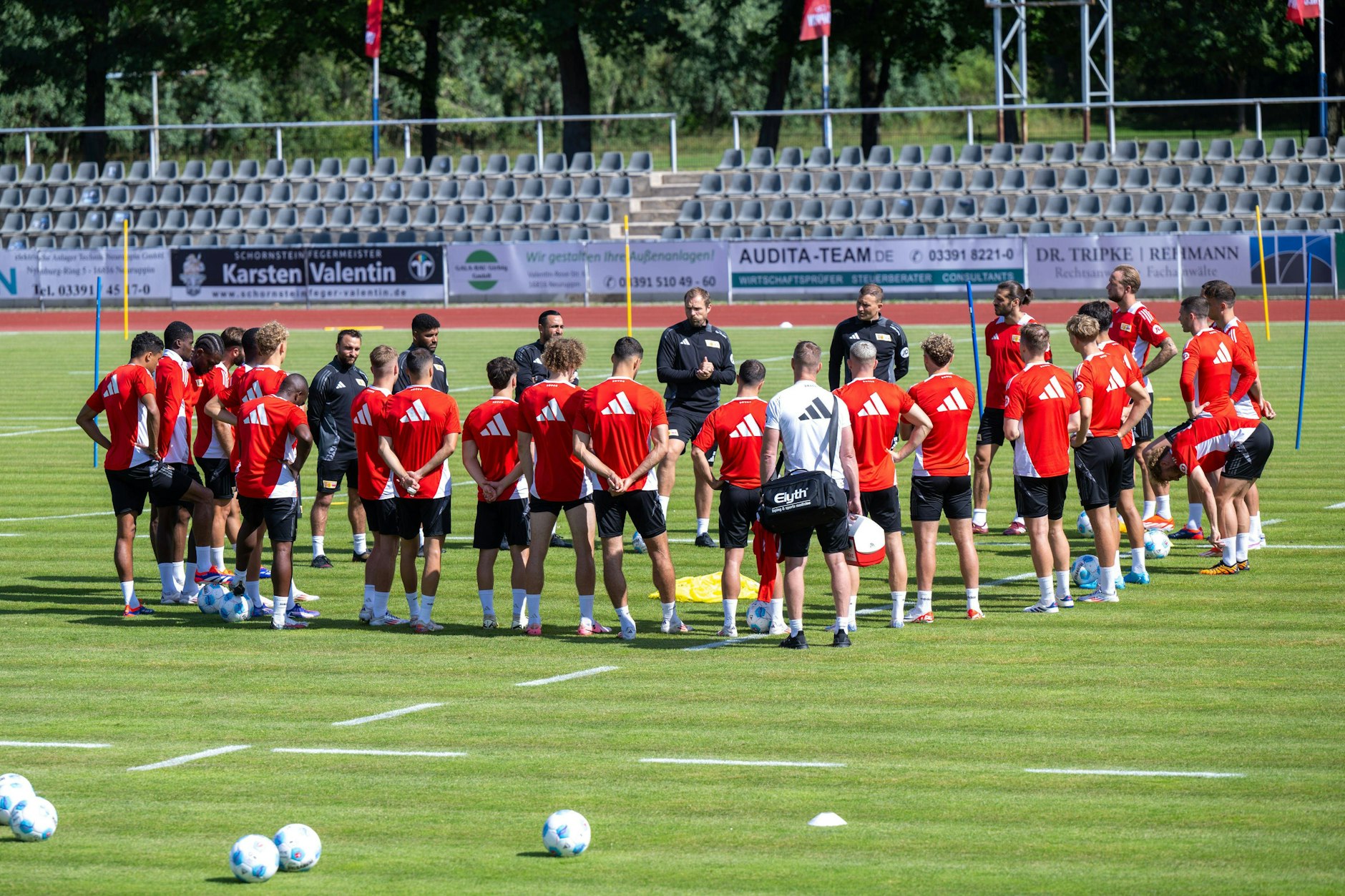 Auf dem EM-Rasen der Kroaten trainiert der 1. FC Union in Neuruppin bis Freitag.