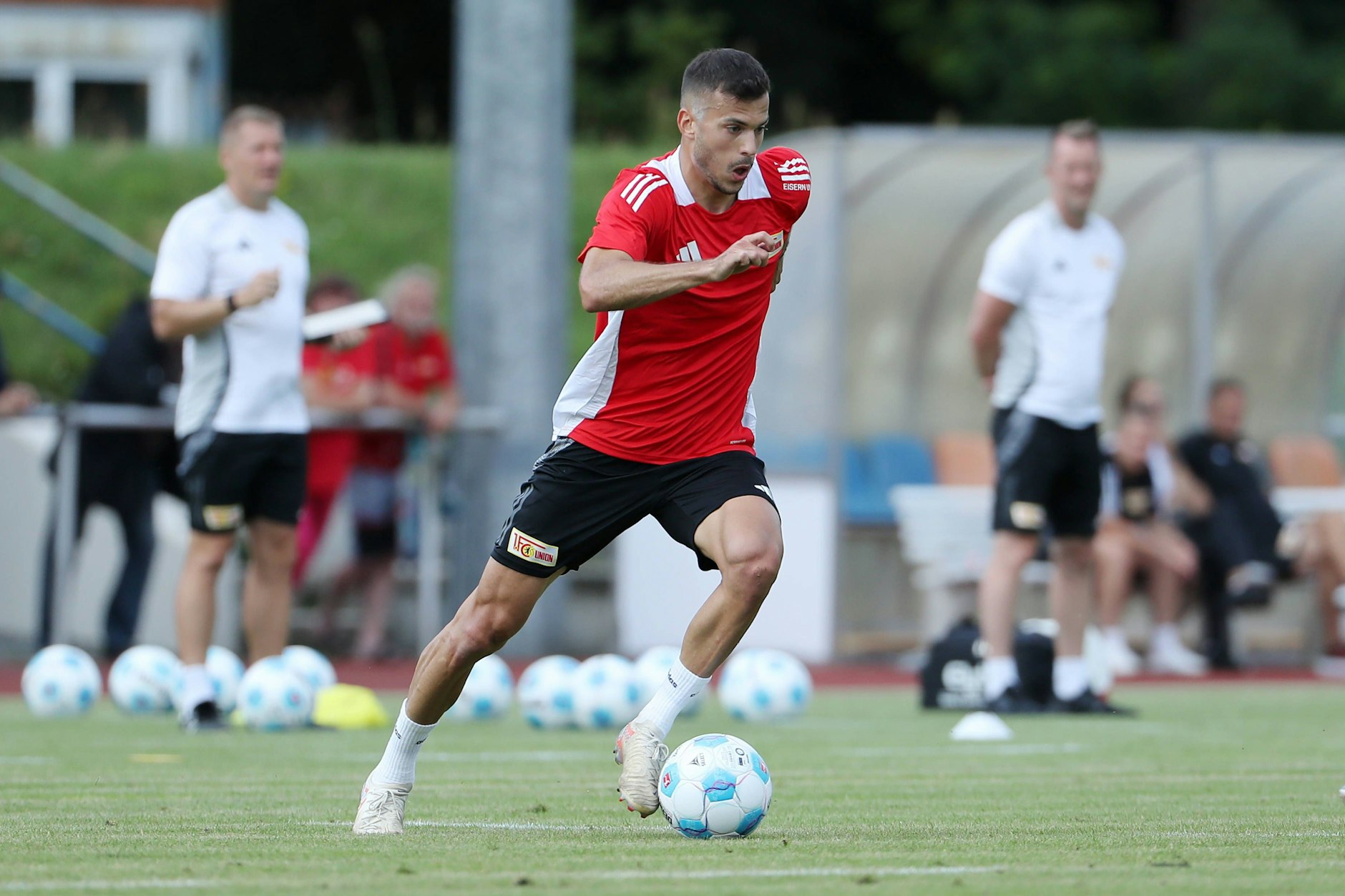 Neuzugang László Bénes (26) soll ab sofort das Spiel des 1. FC Union ankurbeln. Die Ankunft des Slowaken verschärft den eisernen Konkurrenzkampf weiter.