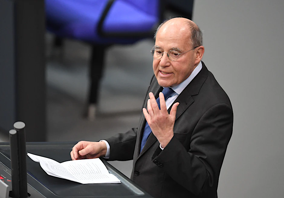 Gregor Gysi (Die Linke) sieht ein Scheitern der Wahlrechtsreform vor dem Bundesverfassungsgericht in Karlsruhe.
