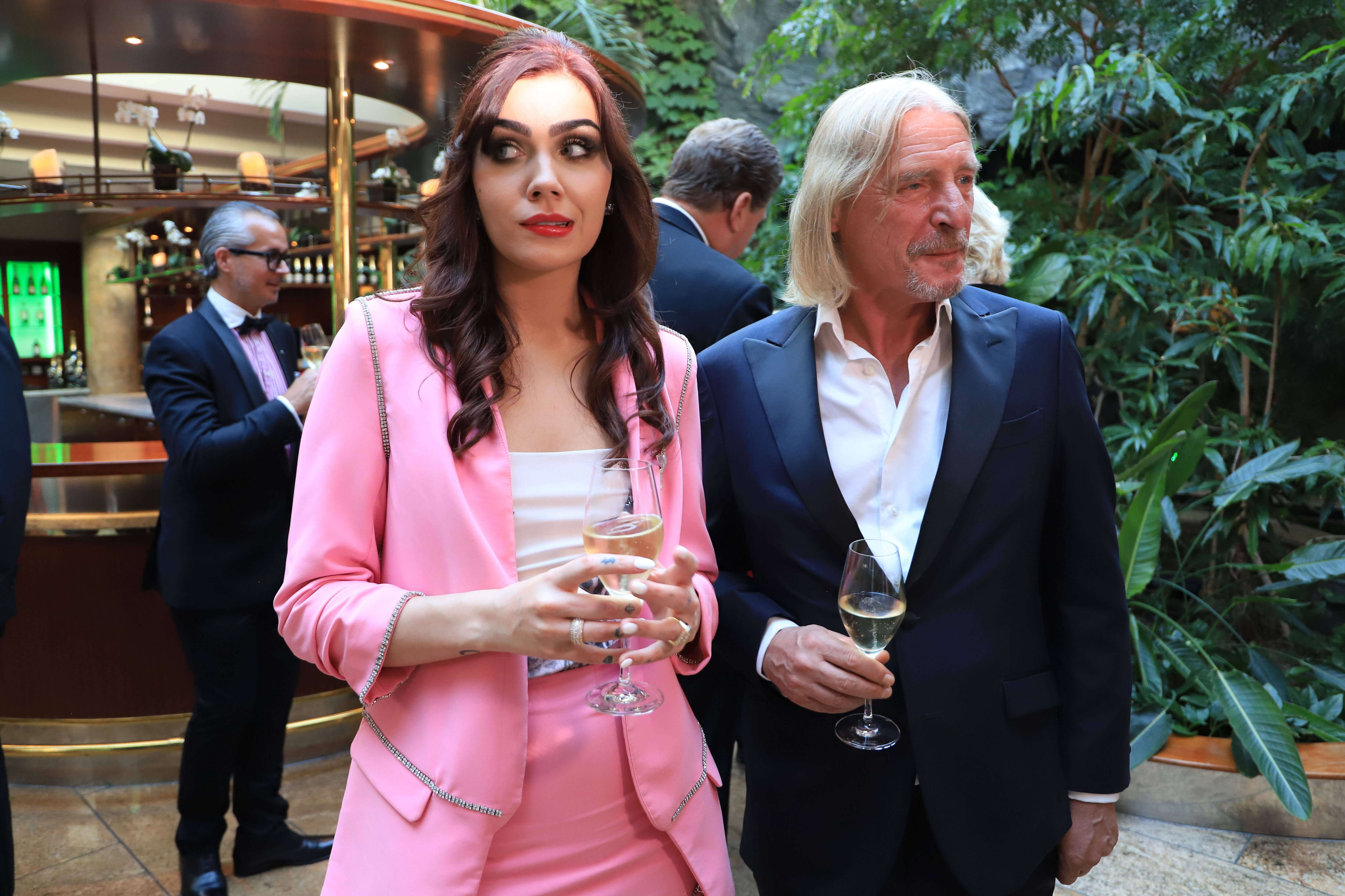 Video zeigt: Nathalie Volks Freund Frank Otto greift Frau vor Club an