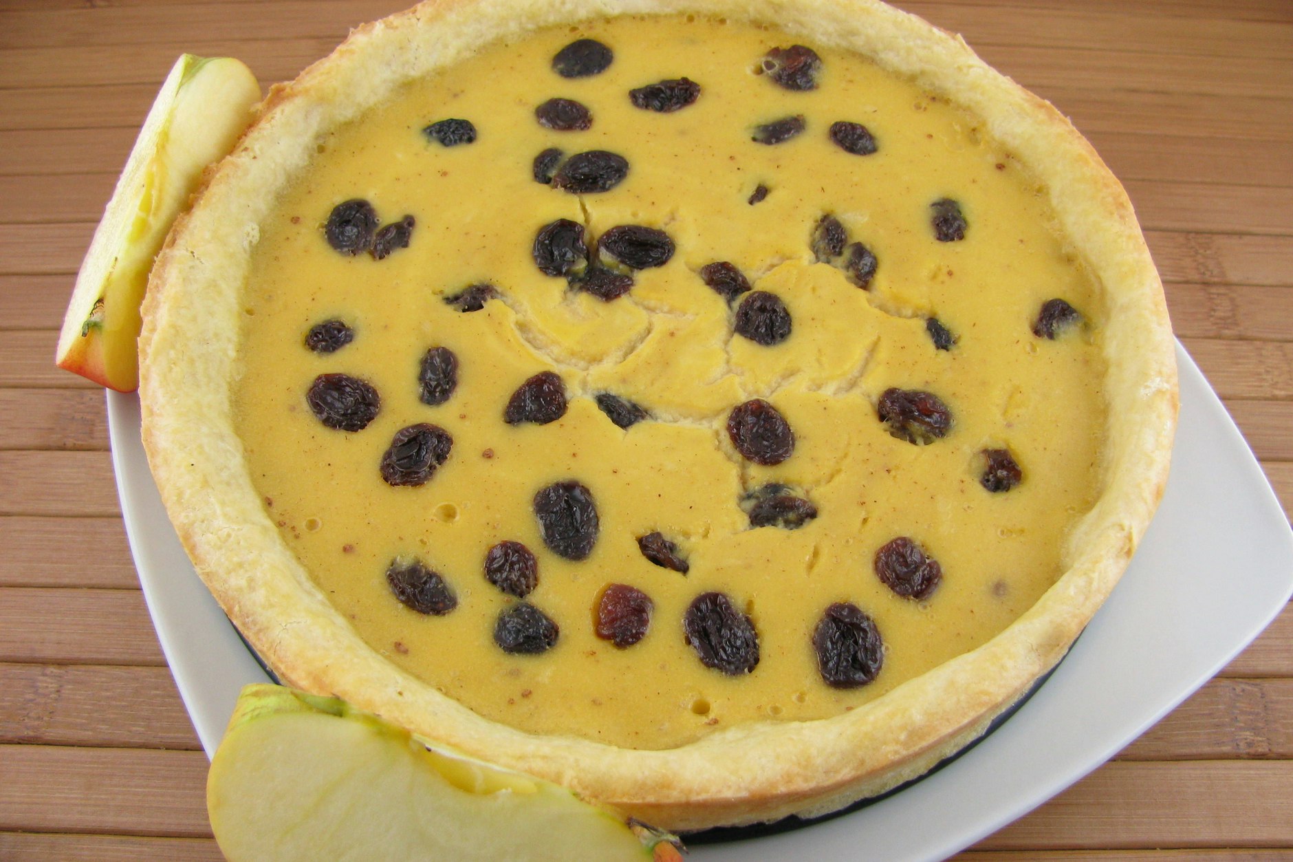 Einfach und schnell gemacht: Dieses Rezept für Apfelmuskuchen von Oma ist simpel gebacken - probieren Sie es aus!