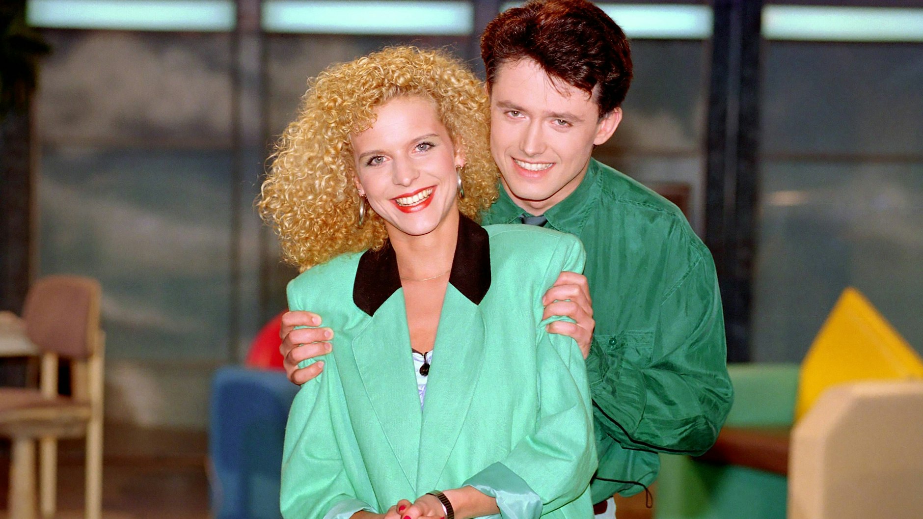 Die „Elf99“-Moderatoren&nbsp;Victoria Herrmann und Steffen Twardowski.