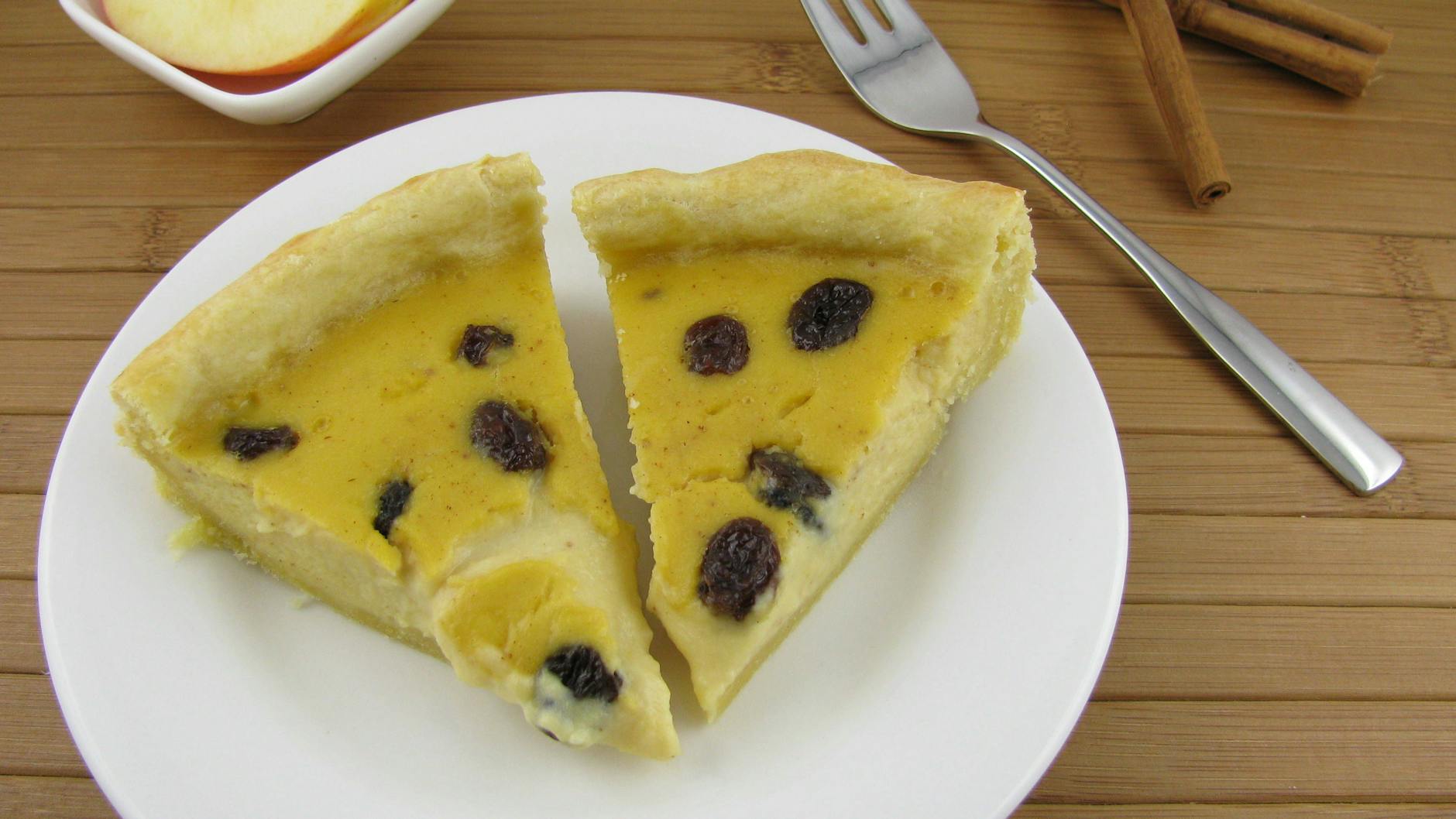 Einfach lecker! Von diesem tollen Apfelmuskuchen nach Omas Rezept können Sie sich auch zwei Stücke gönnen.